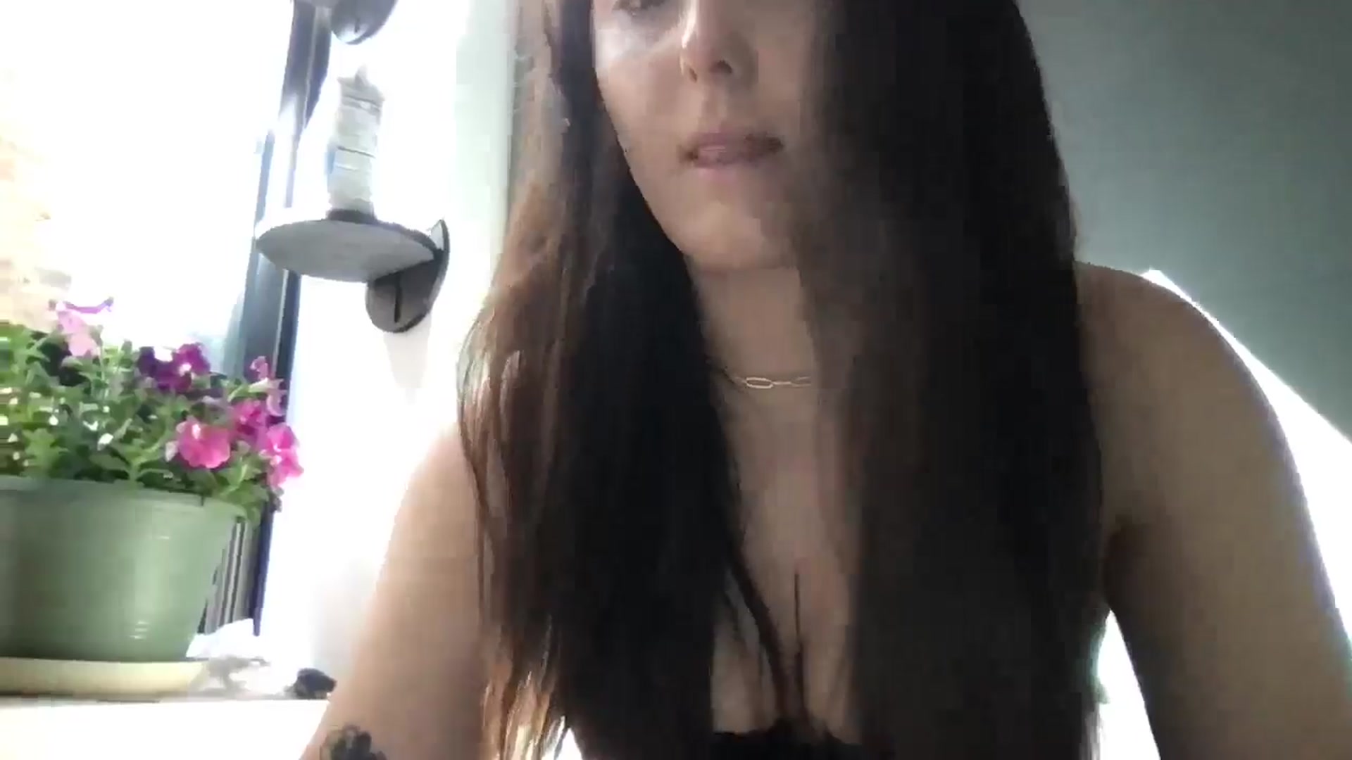 Gallery image thumbnail from Angel444's myfreecams stream on, 05/18/2025, 14:32 image 6 of 20