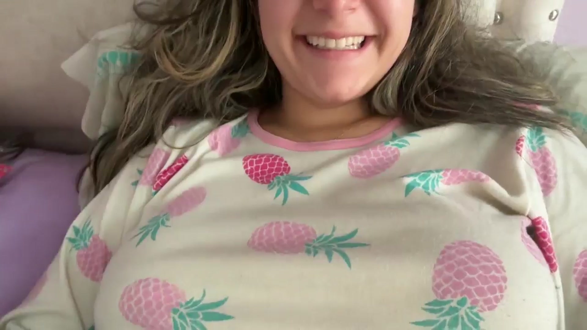 Gallery image thumbnail from Angel98_'s myfreecams stream on, 11/18/2024, 12:46 image 14 of 20