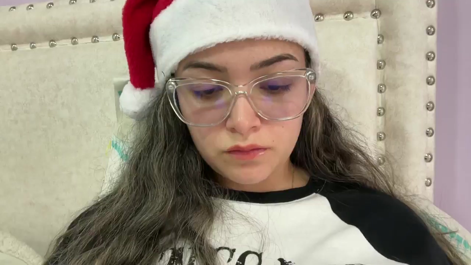 Gallery image thumbnail from Angel98_'s myfreecams stream on, 12/24/2024, 16:03 image 15 of 20