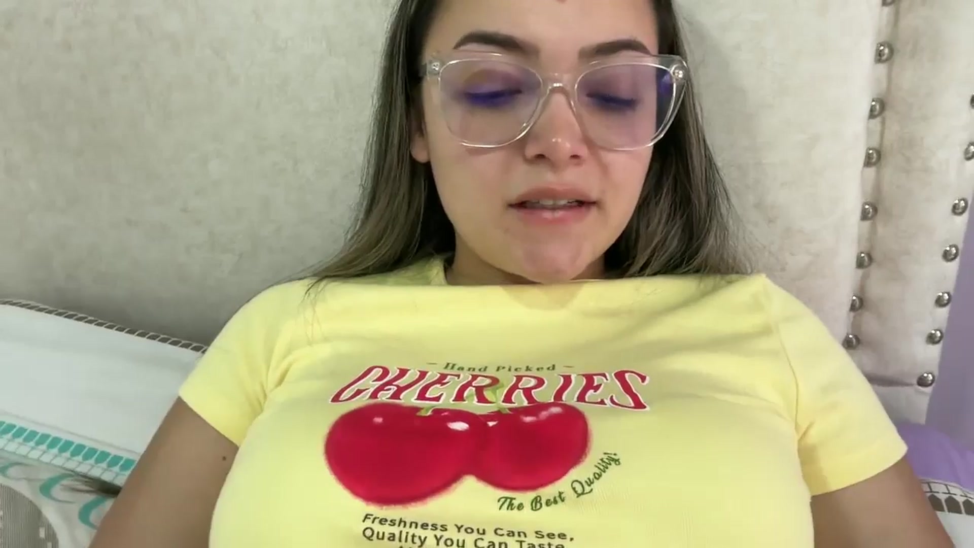 Gallery image thumbnail from Angel98_'s myfreecams stream on, 12/25/2024, 17:18 image 6 of 20