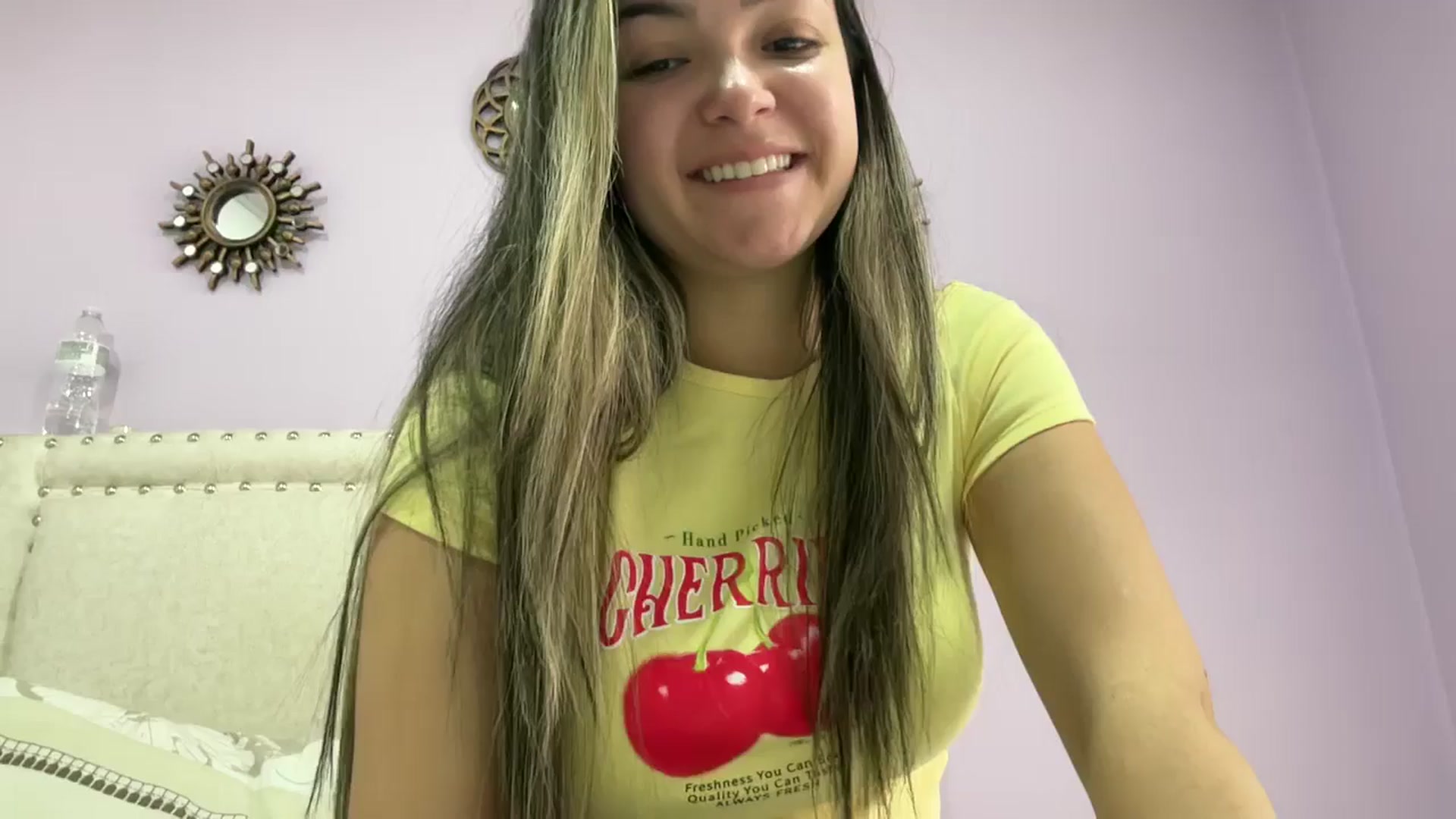 Gallery image thumbnail from Angel98_'s myfreecams stream on, 12/25/2024, 17:18 image 1 of 20