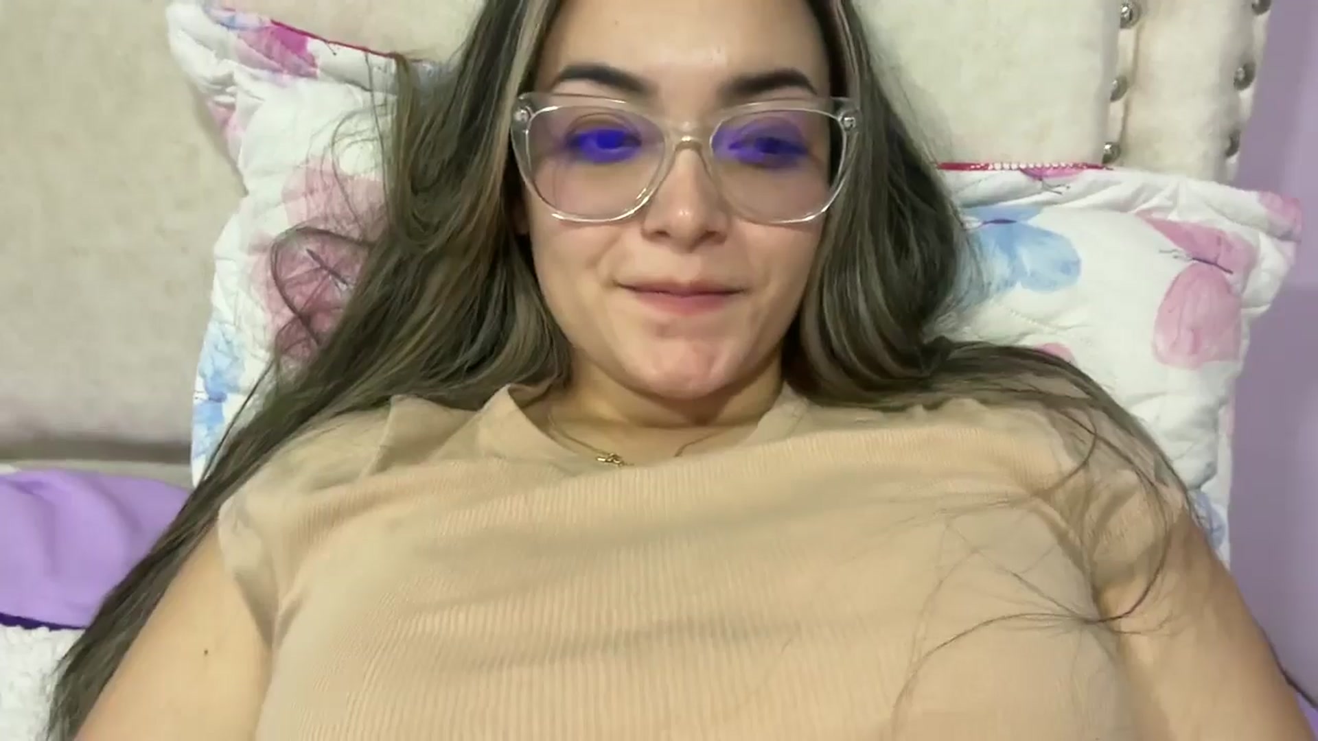 Gallery image thumbnail from Angel98_'s myfreecams stream on, 05/27/2025, 24:39 image 2 of 20
