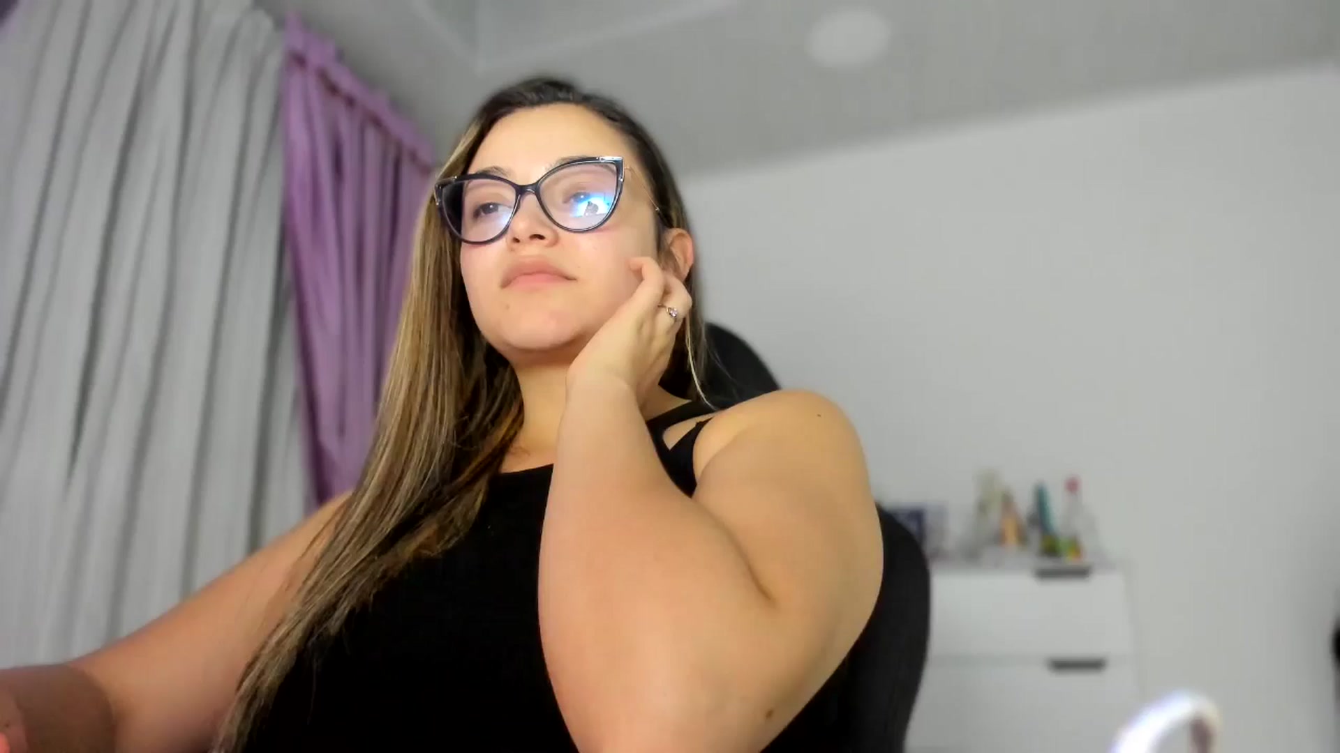 Gallery image thumbnail from Angel98_'s myfreecams stream on, 09/08/2025, 02:58 image 14 of 20
