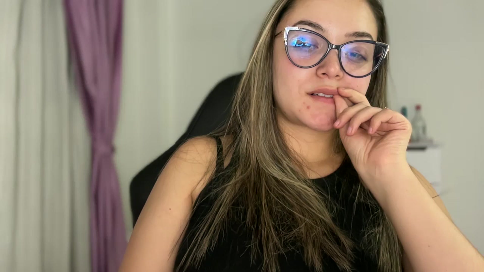 Gallery image thumbnail from Angel98_'s myfreecams stream on, 09/09/2025, 02:50 image 13 of 20