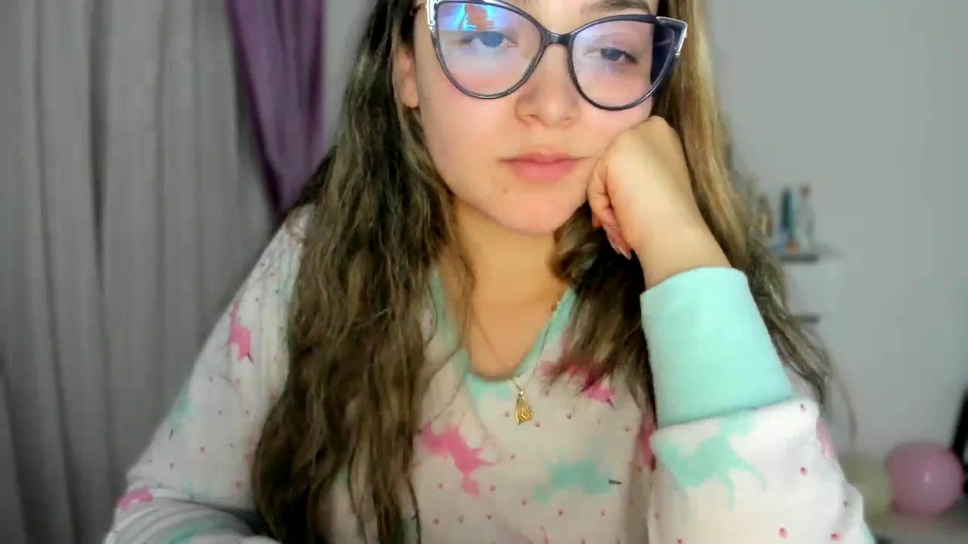 Gallery image thumbnail from Angel98_'s myfreecams stream on, 09/15/2025, 01:48 image 12 of 20