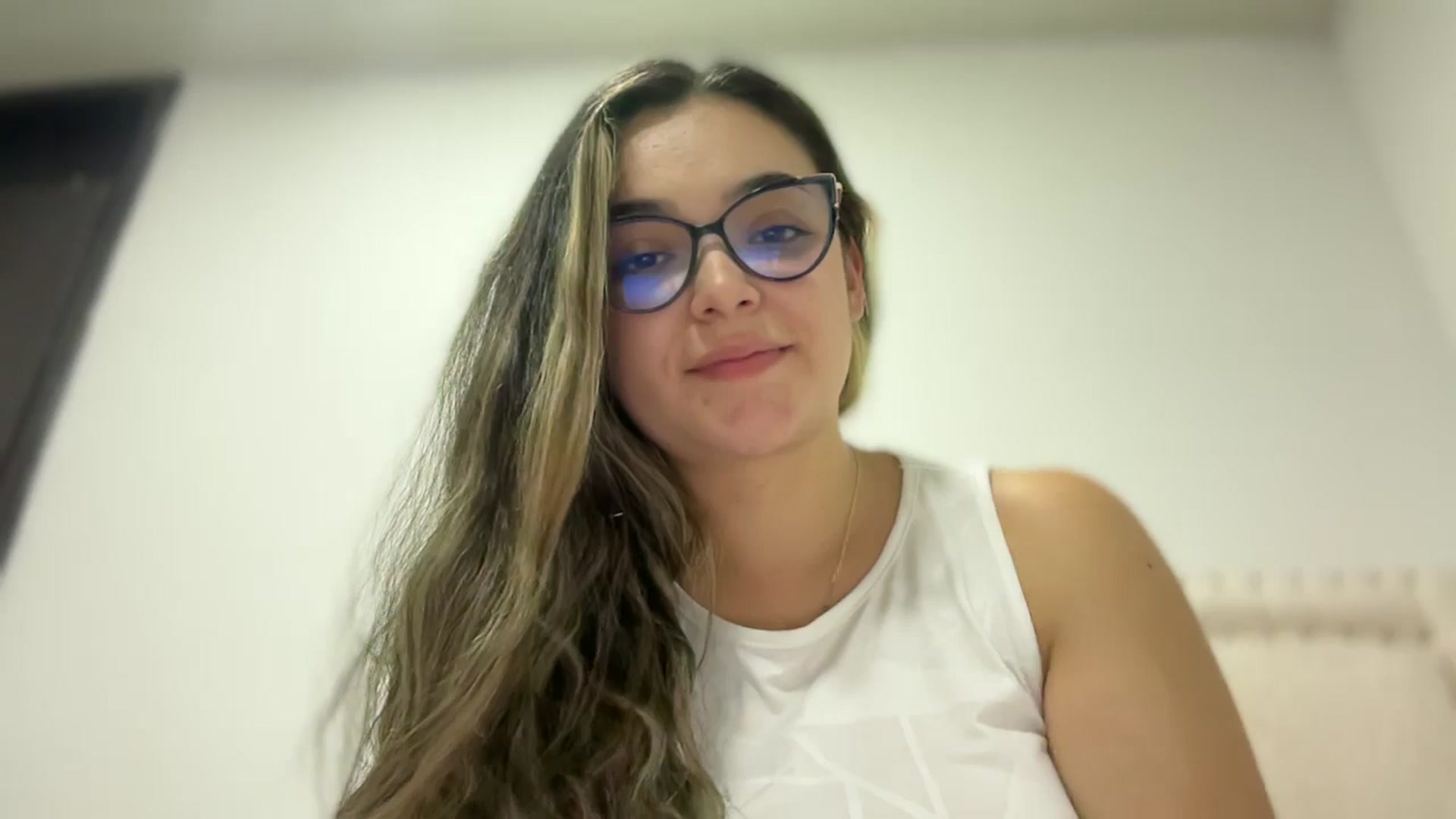 Gallery image thumbnail from Angel98_'s myfreecams stream on, 09/22/2025, 01:04 image 3 of 20