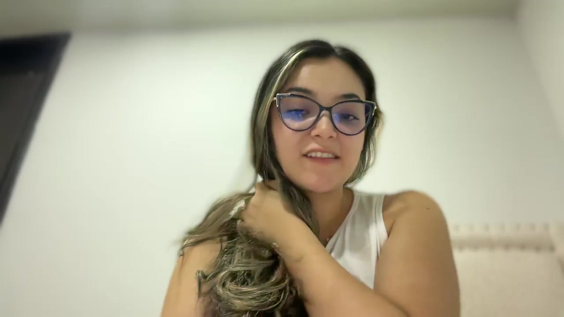 Gallery image thumbnail from Angel98_'s myfreecams stream on, 09/22/2025, 01:04 image 6 of 20