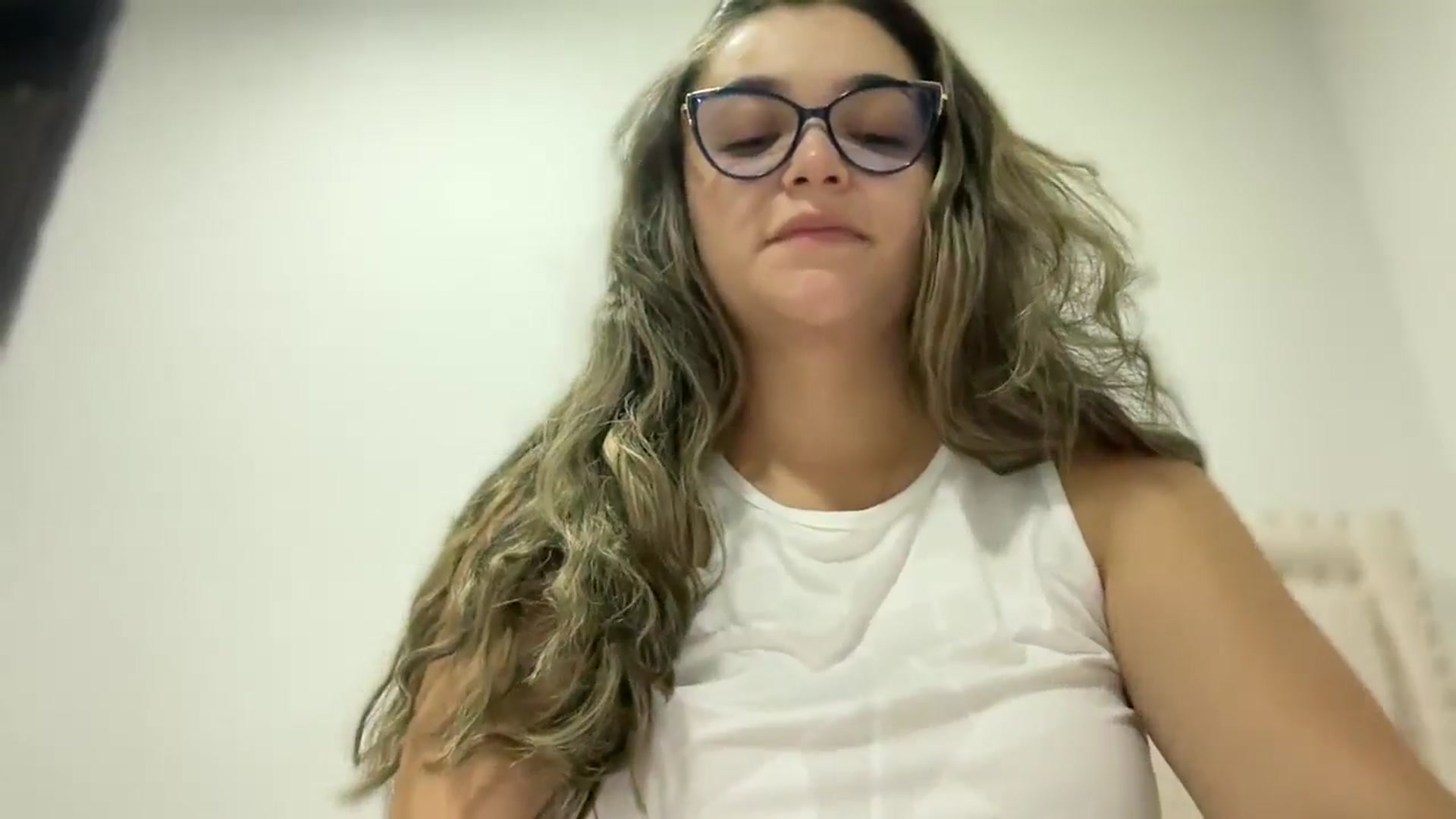 Gallery image thumbnail from Angel98_'s myfreecams stream on, 09/22/2025, 01:04 image 16 of 20