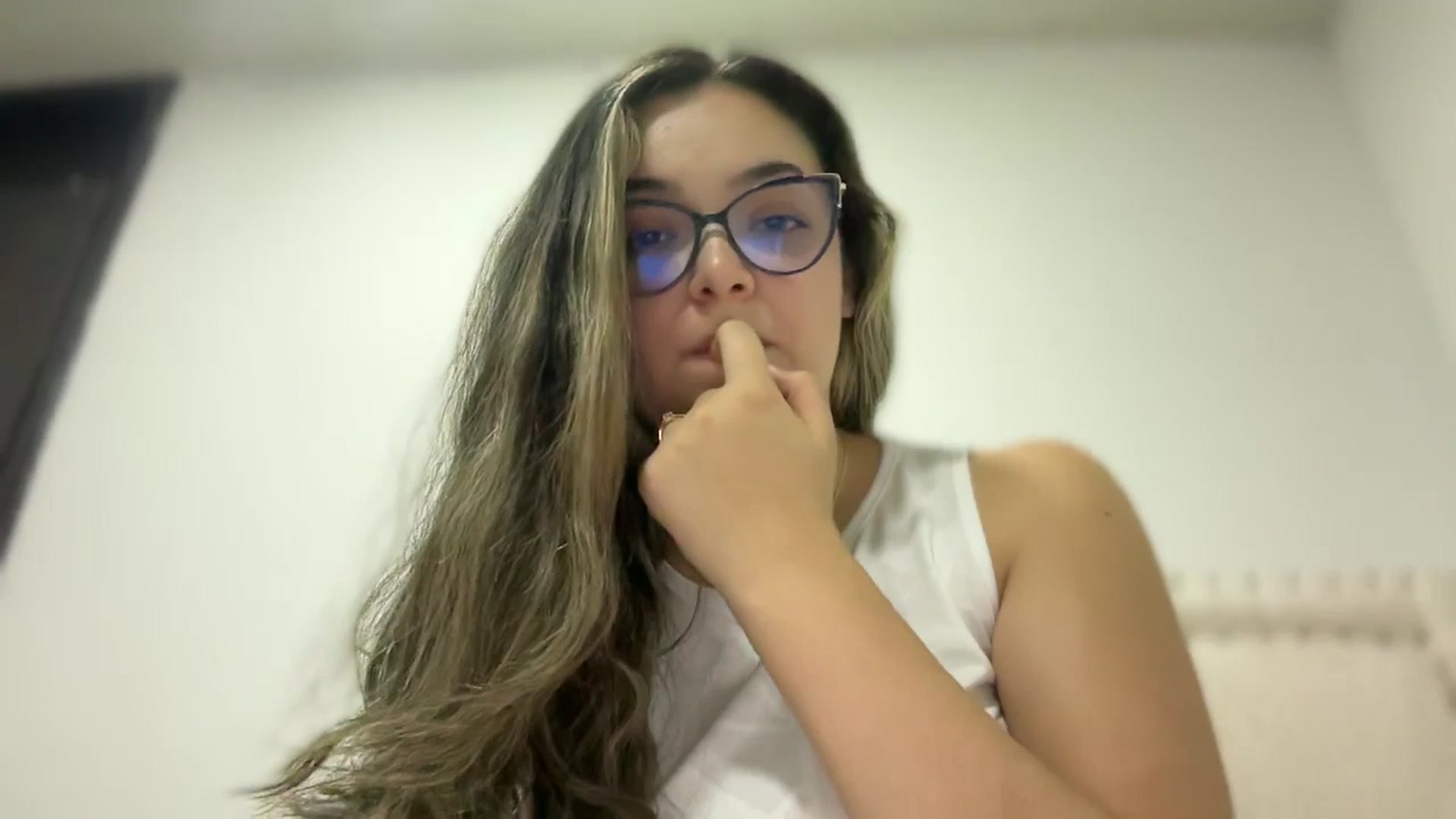 Gallery image thumbnail from Angel98_'s myfreecams stream on, 09/22/2025, 01:04 image 8 of 20