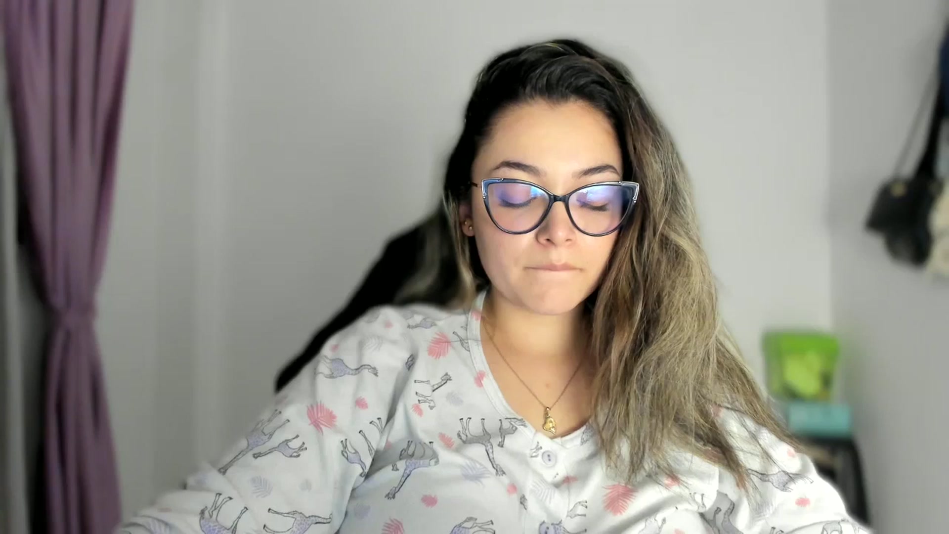 Gallery image thumbnail from Angel98_'s myfreecams stream on, 10/28/2025, 03:26 image 19 of 20