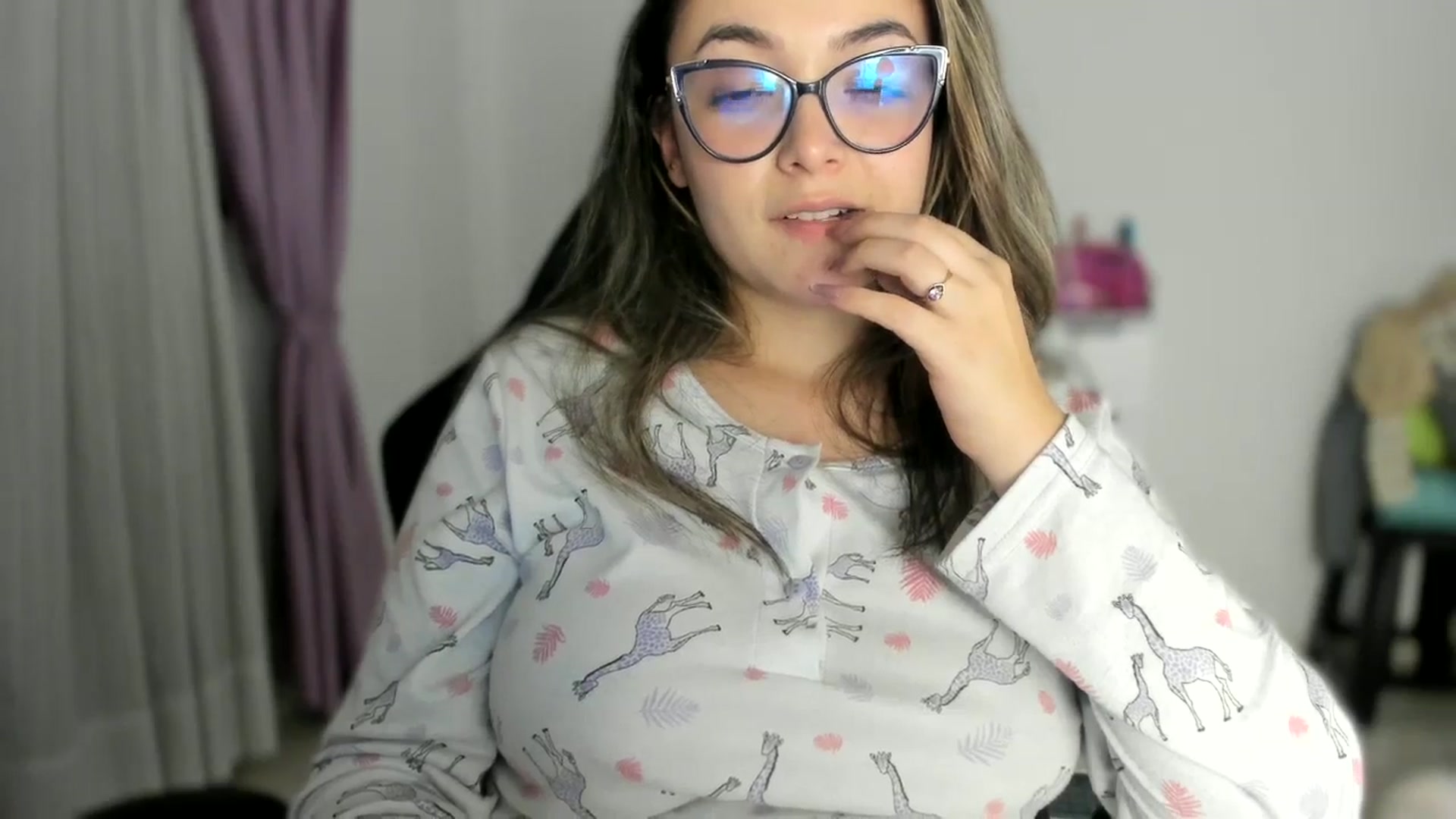 Gallery image thumbnail from Angel98_'s myfreecams stream on, 10/29/2025, 03:26 image 11 of 20