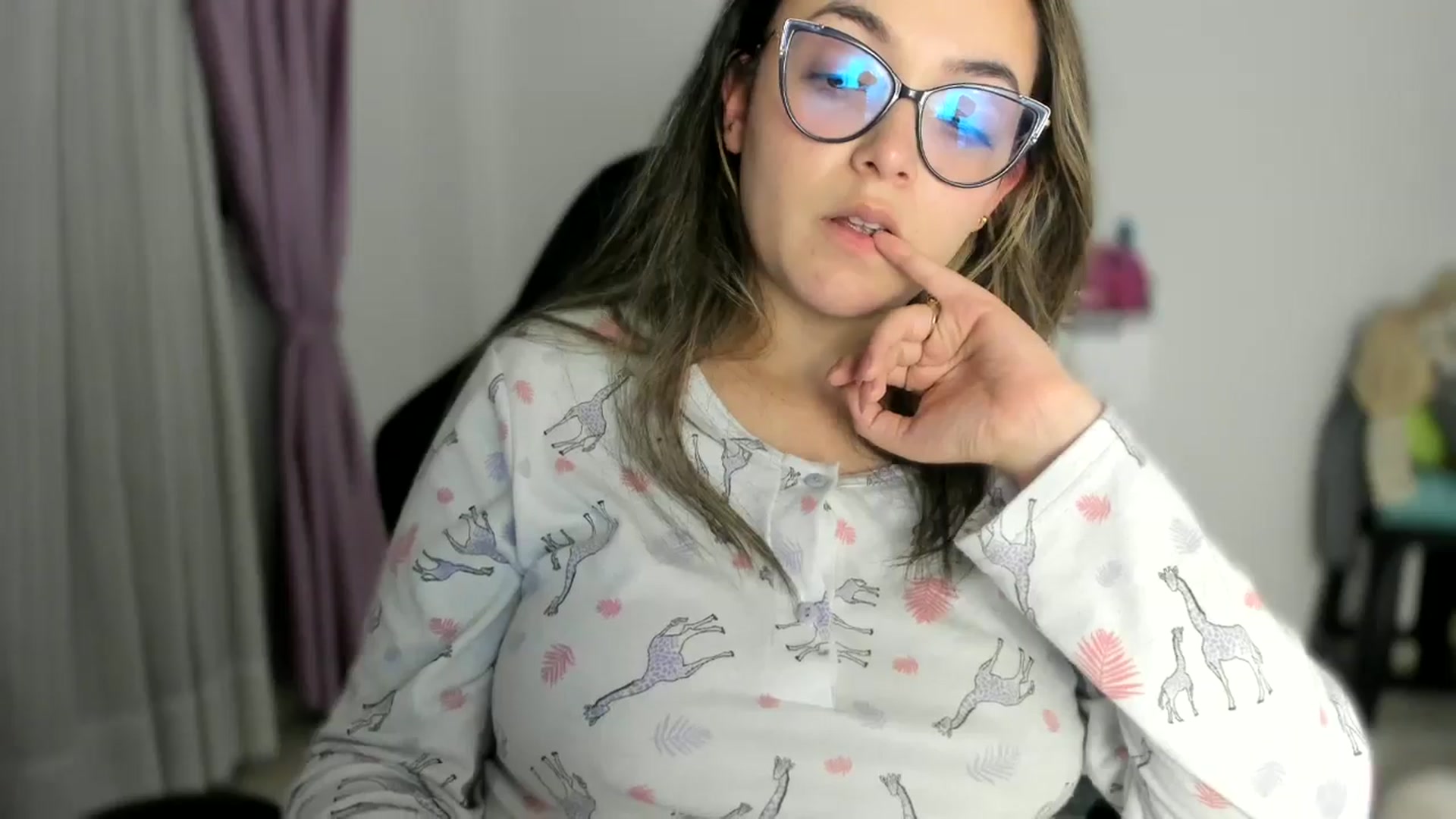 Gallery image thumbnail from Angel98_'s myfreecams stream on, 10/29/2025, 03:26 image 9 of 20