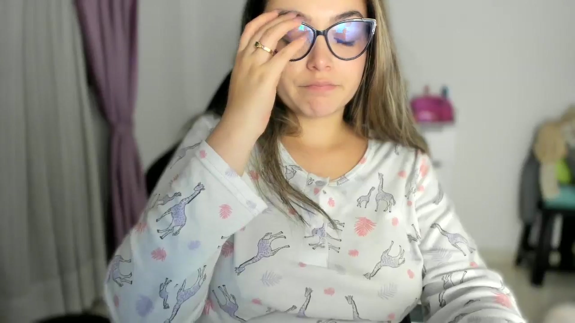 Gallery image thumbnail from Angel98_'s myfreecams stream on, 10/29/2025, 03:26 image 5 of 20