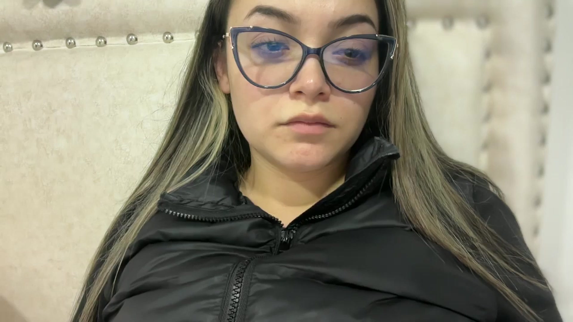 Gallery image thumbnail from Angel98_'s myfreecams stream on, 11/10/2025, 24:47 image 3 of 20