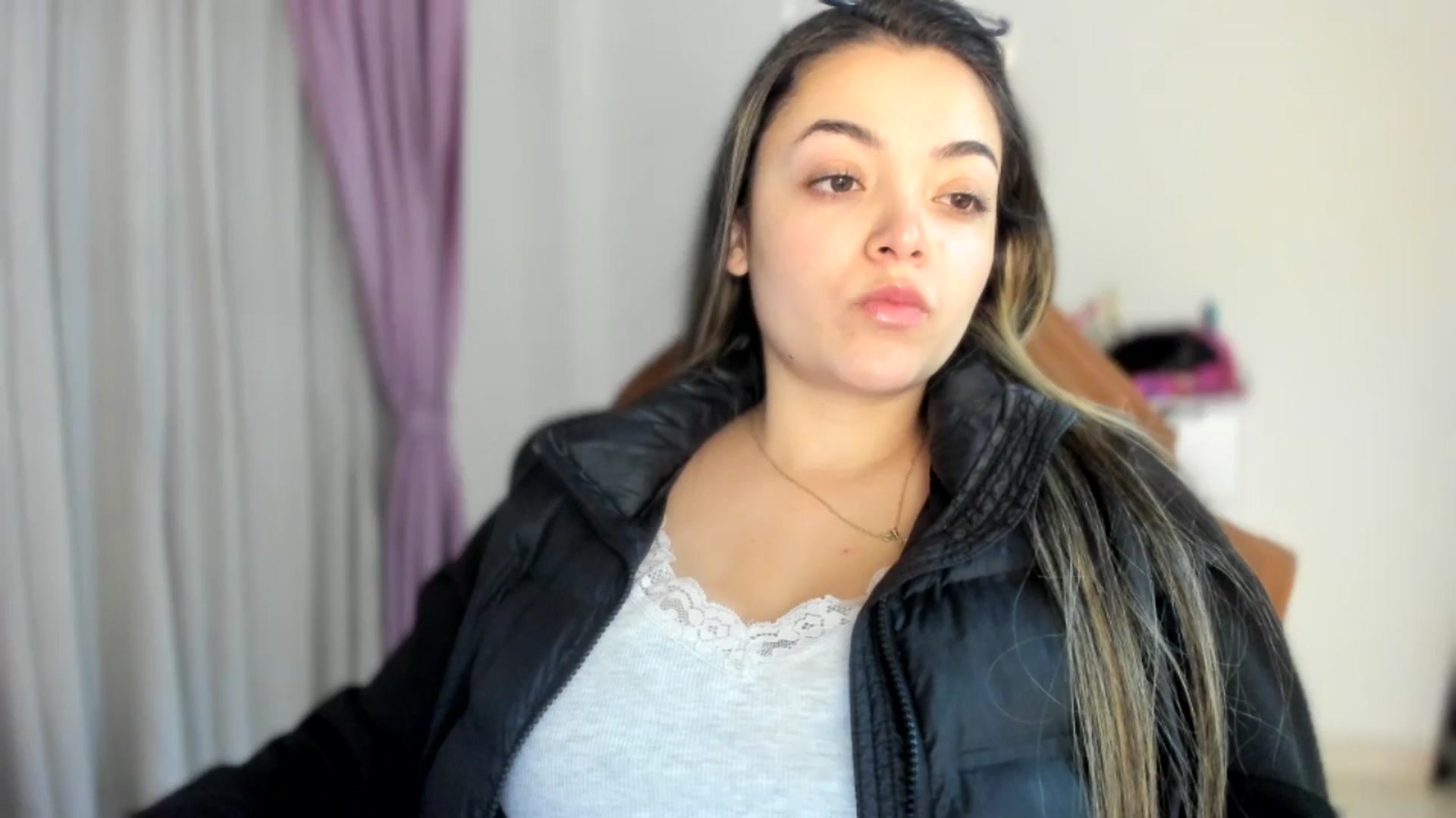 Gallery image thumbnail from Angel98_'s myfreecams stream on, 11/10/2025, 24:47 image 13 of 20