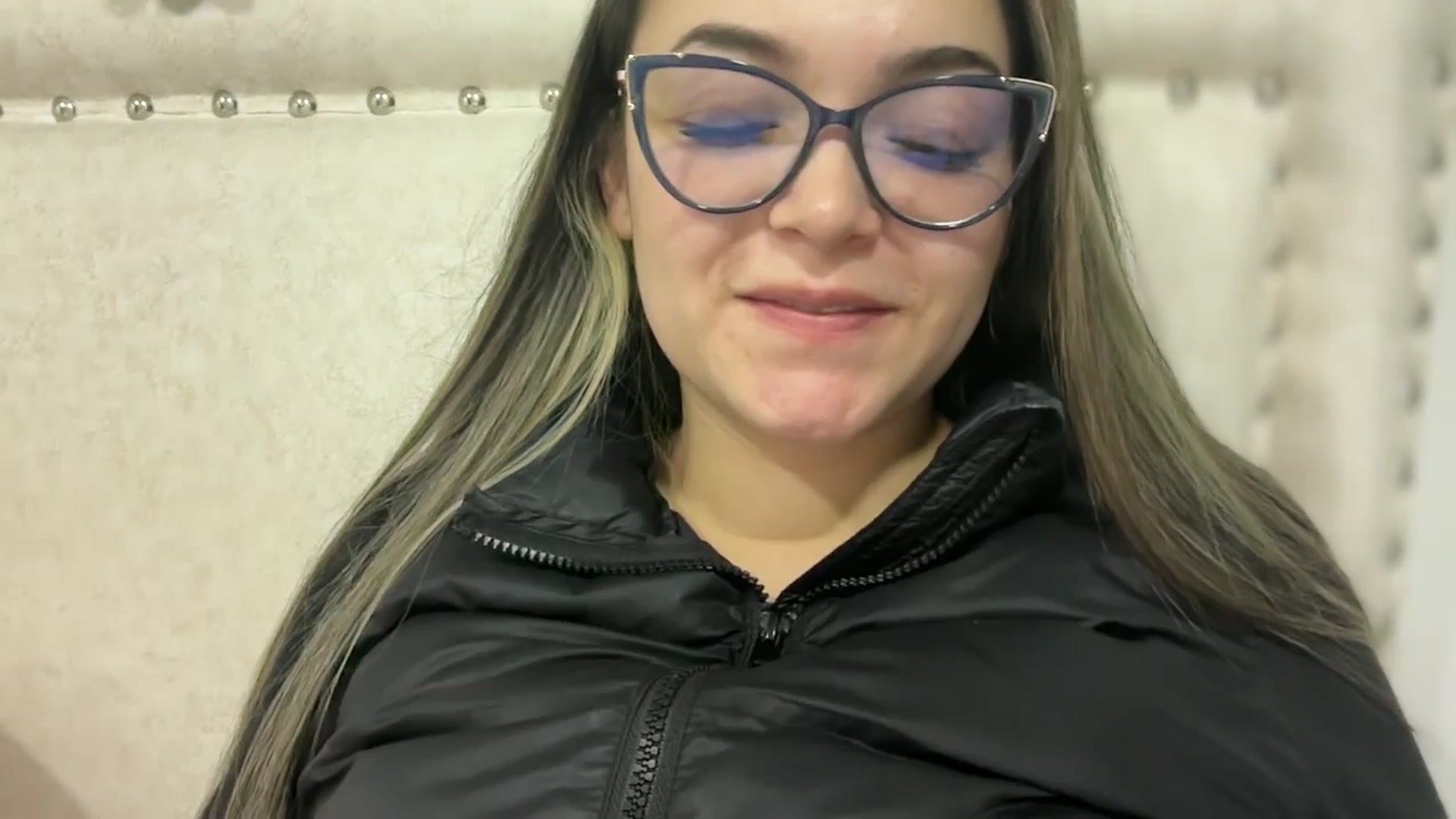 Gallery image thumbnail from Angel98_'s myfreecams stream on, 11/10/2025, 24:47 image 2 of 20
