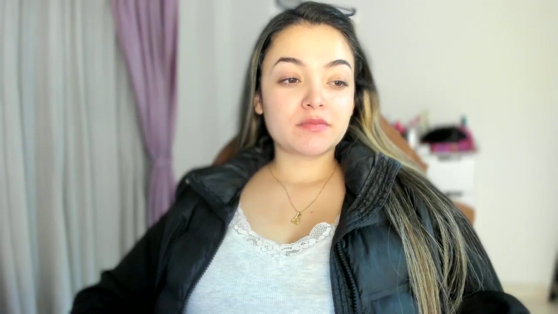 Gallery image thumbnail from Angel98_'s myfreecams stream on, 11/10/2025, 24:47 image 17 of 20