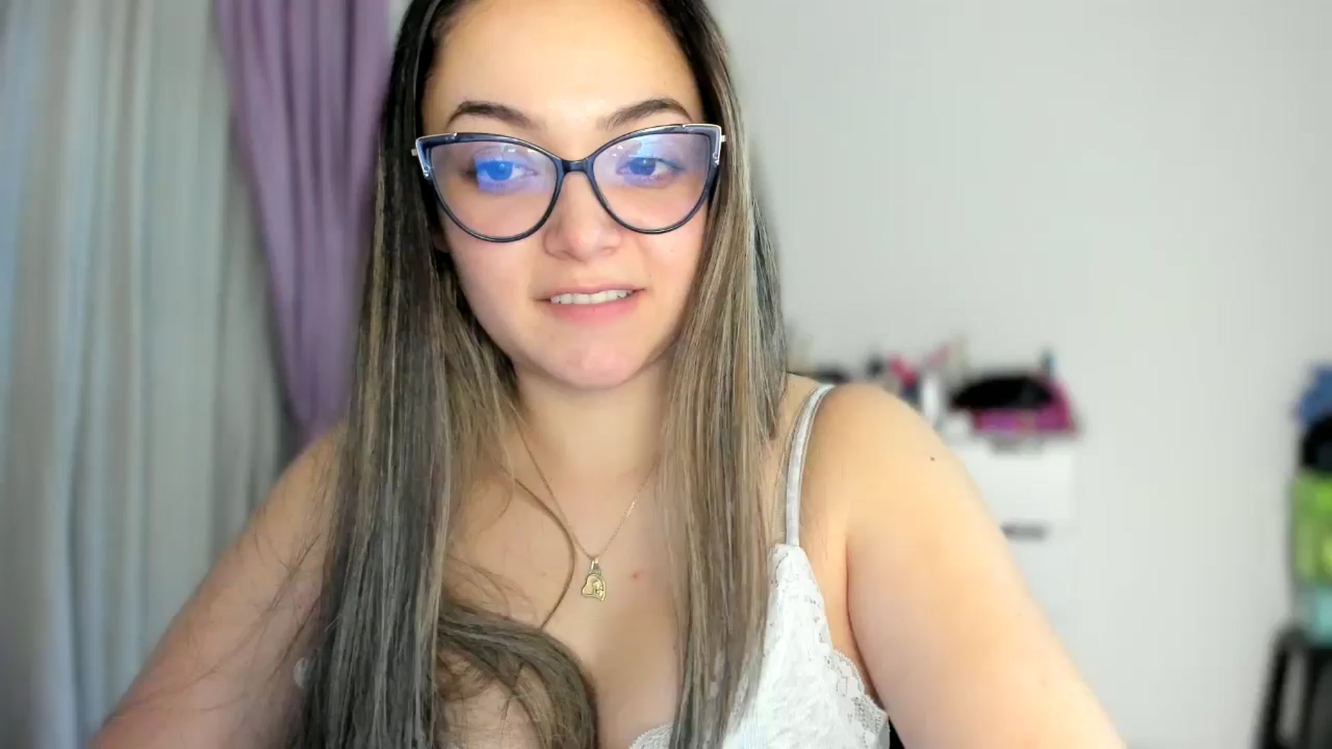 Gallery image thumbnail from Angel98_'s myfreecams stream on, 11/10/2025, 04:26 image 2 of 20