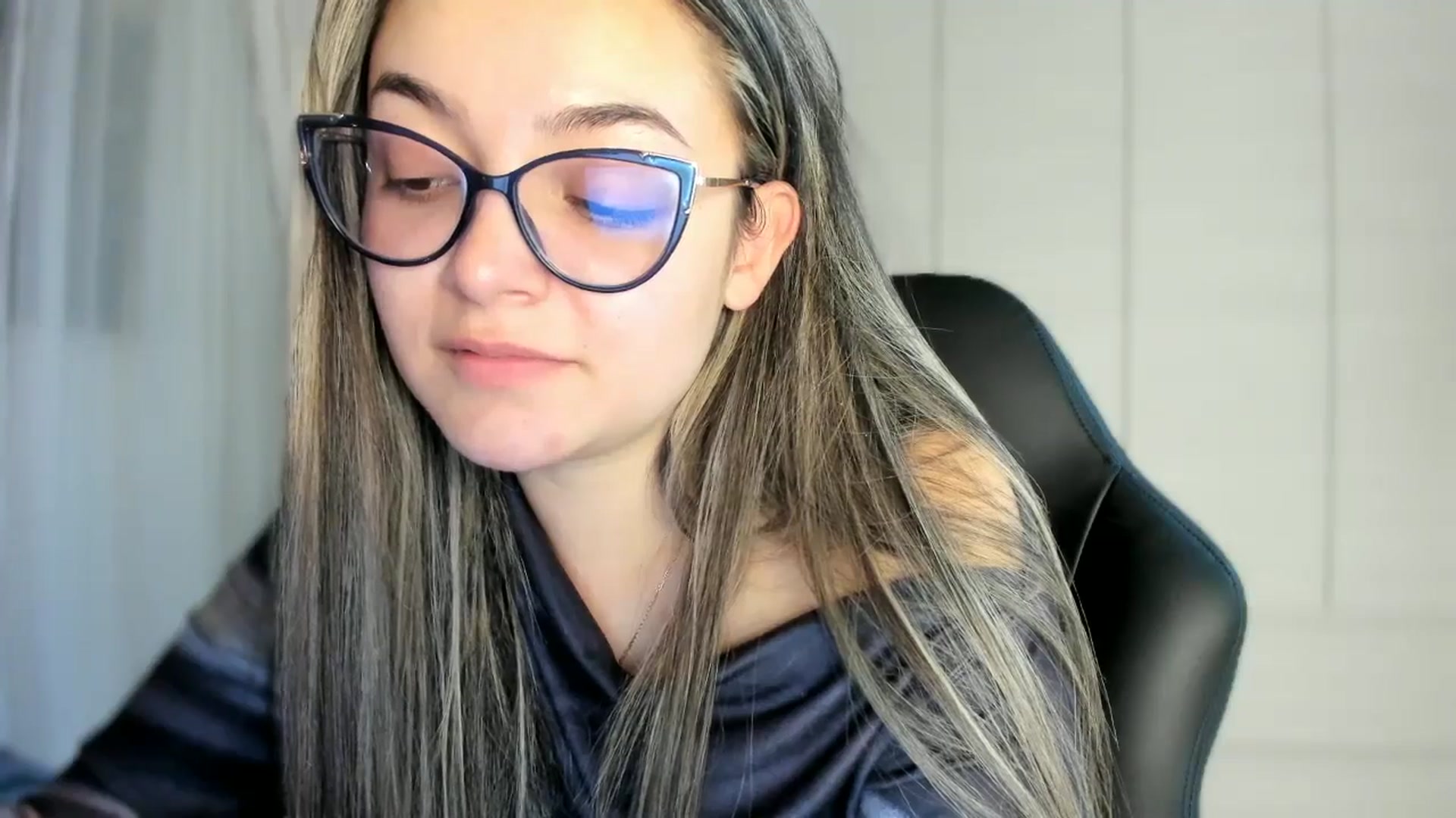 Gallery image thumbnail from Angel98_'s myfreecams stream on, 02/18/2026, 01:52 image 3 of 20