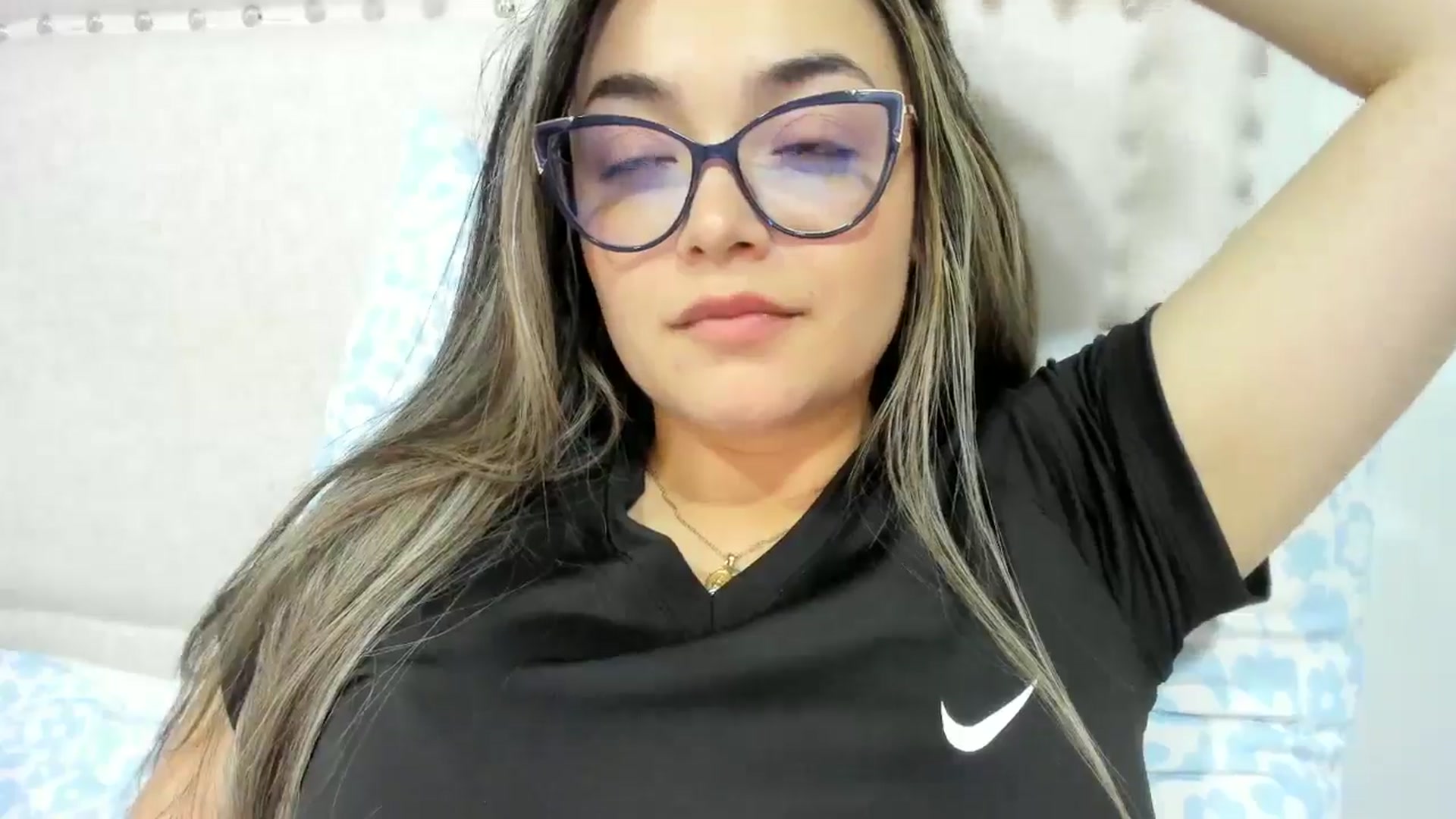 Gallery image thumbnail from Angel98_'s myfreecams stream on, 03/19/2026, 02:00 image 2 of 20