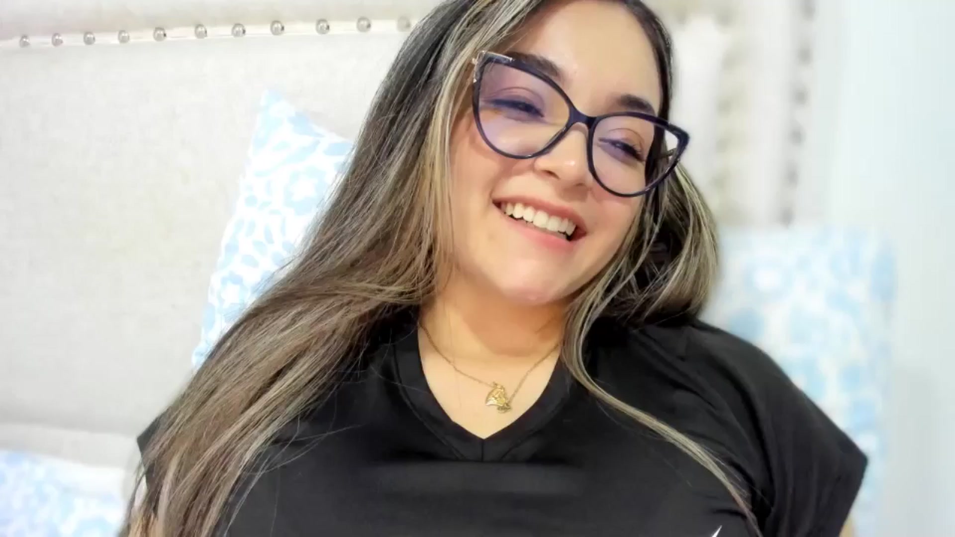Gallery image thumbnail from Angel98_'s myfreecams stream on, 03/19/2026, 02:00 image 3 of 20