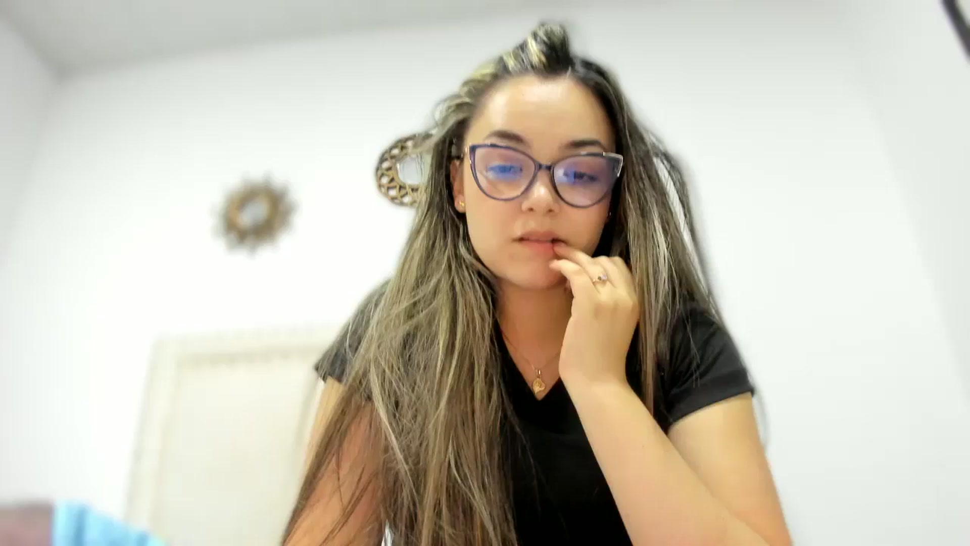 Gallery image thumbnail from Angel98_'s myfreecams stream on, 03/19/2026, 02:00 image 6 of 20