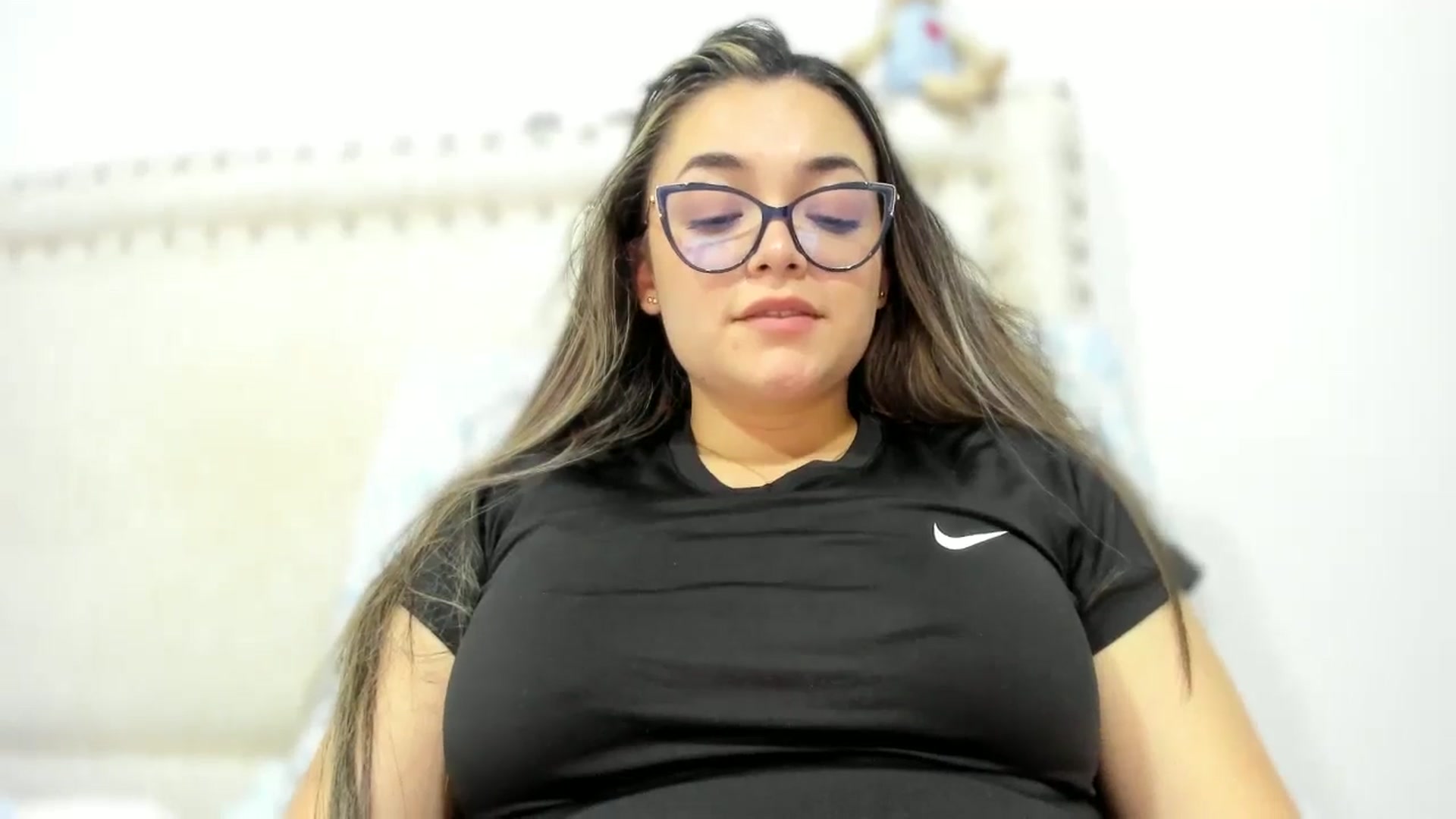 Gallery image thumbnail from Angel98_'s myfreecams stream on, 03/19/2026, 02:00 image 8 of 20