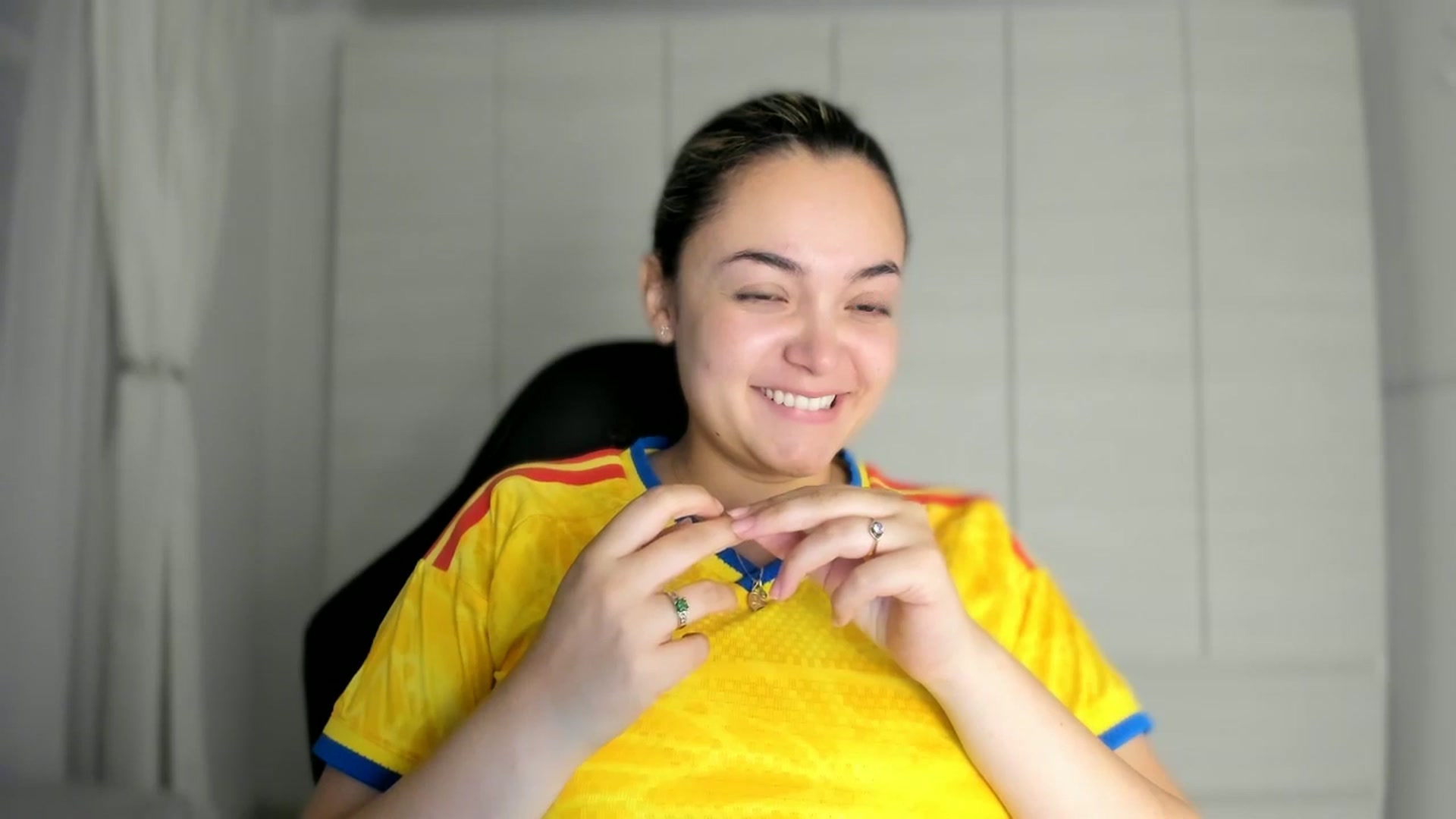 Gallery image thumbnail from Angel98_'s myfreecams stream on, 04/15/2026, 01:37 image 20 of 20