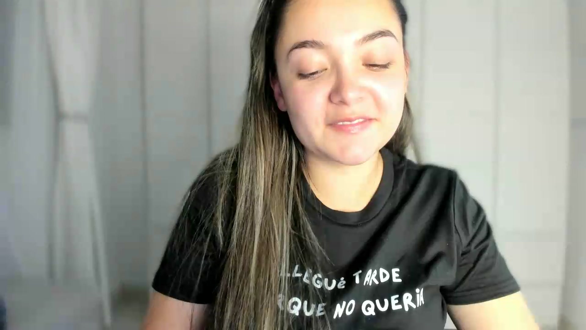 Gallery image thumbnail from Angel98_'s myfreecams stream on, 05/26/2026, 03:42 image 18 of 20