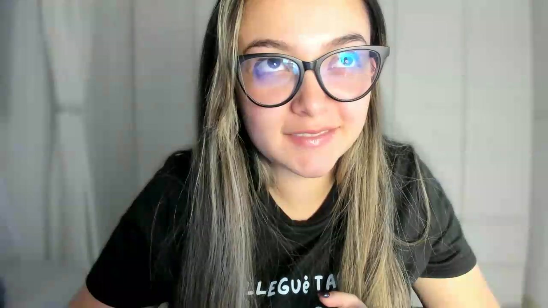 Gallery image thumbnail from Angel98_'s myfreecams stream on, 05/26/2026, 03:42 image 10 of 20