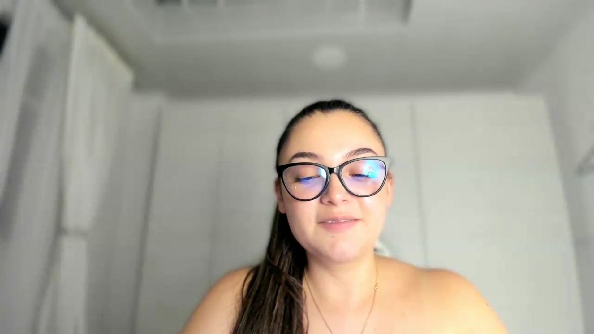 Gallery image thumbnail from Angel98_'s myfreecams stream on, 05/27/2026, 02:53 image 8 of 20