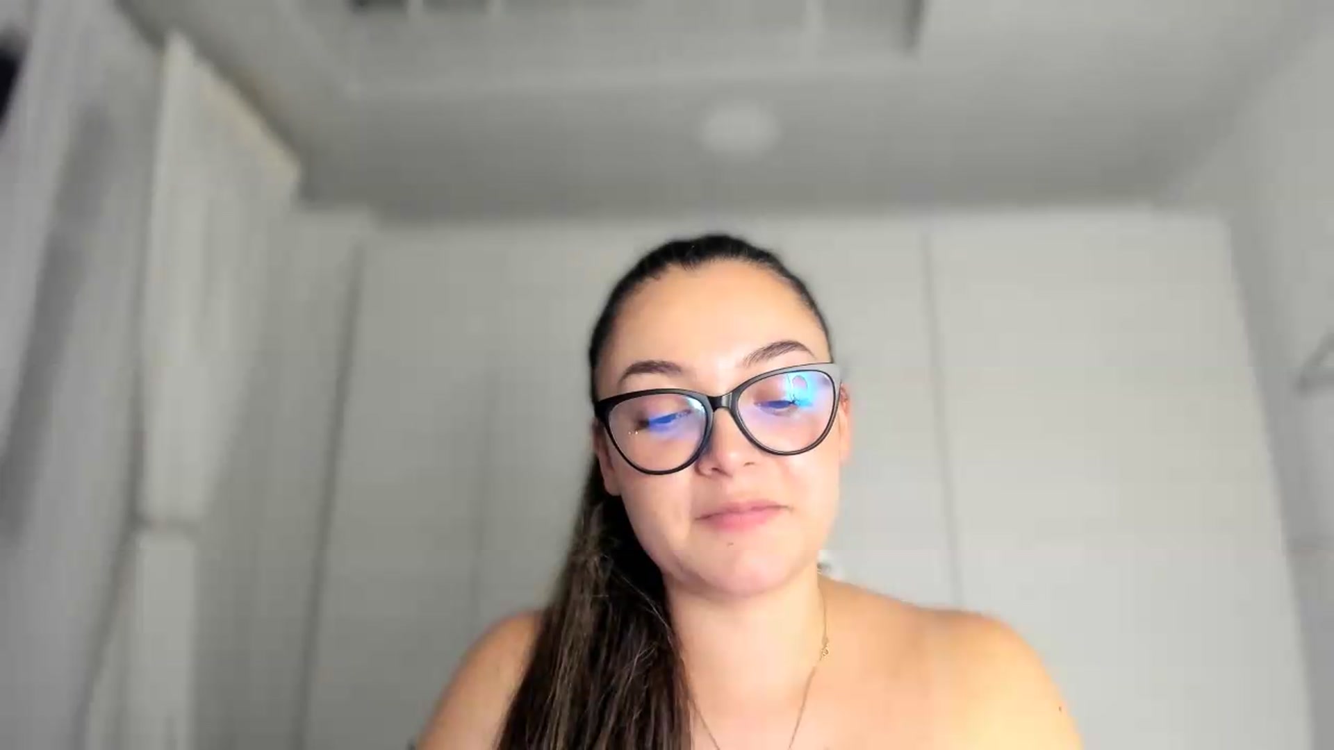 Gallery image thumbnail from Angel98_'s myfreecams stream on, 05/27/2026, 02:53 image 3 of 20