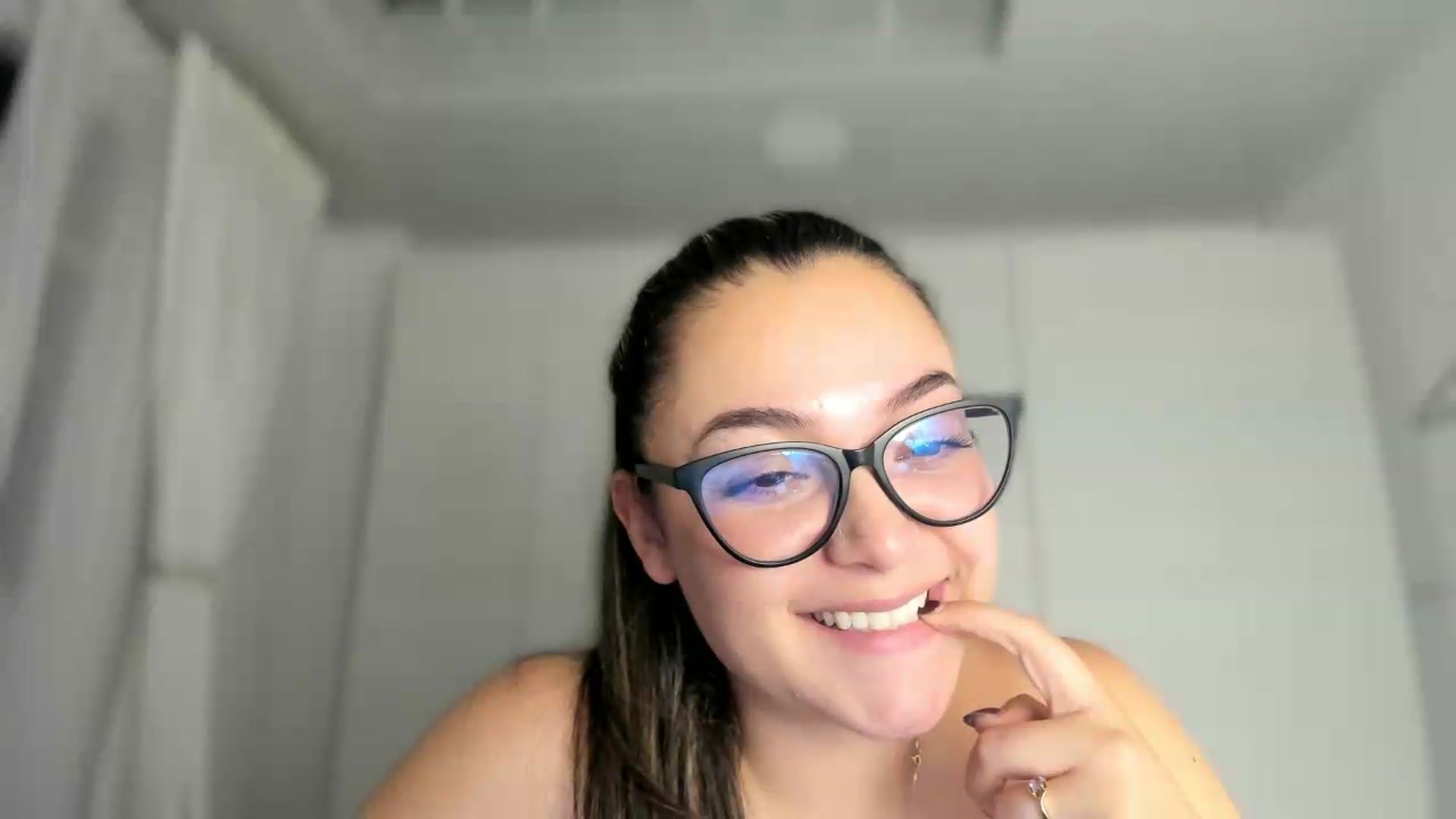 Gallery image thumbnail from Angel98_'s myfreecams stream on, 05/27/2026, 02:53 image 10 of 20