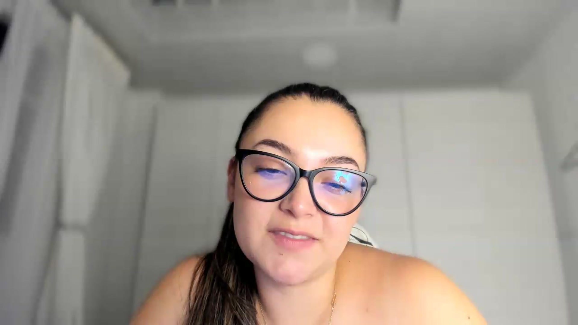 Gallery image thumbnail from Angel98_'s myfreecams stream on, 05/27/2026, 02:53 image 9 of 20