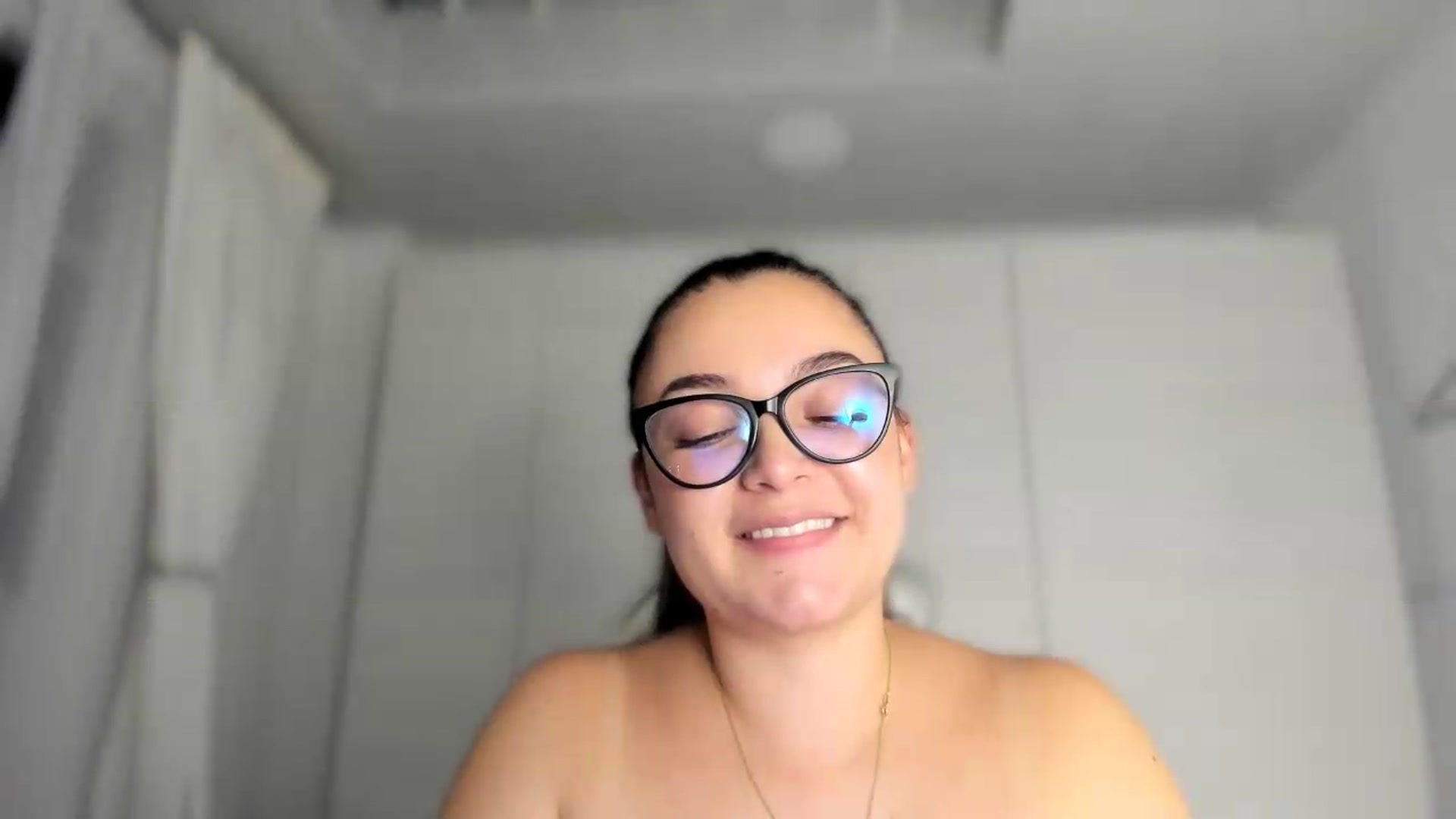 Gallery image thumbnail from Angel98_'s myfreecams stream on, 05/27/2026, 02:53 image 5 of 20