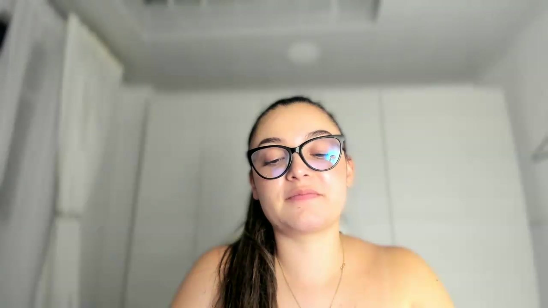 Gallery image thumbnail from Angel98_'s myfreecams stream on, 05/27/2026, 02:53 image 7 of 20