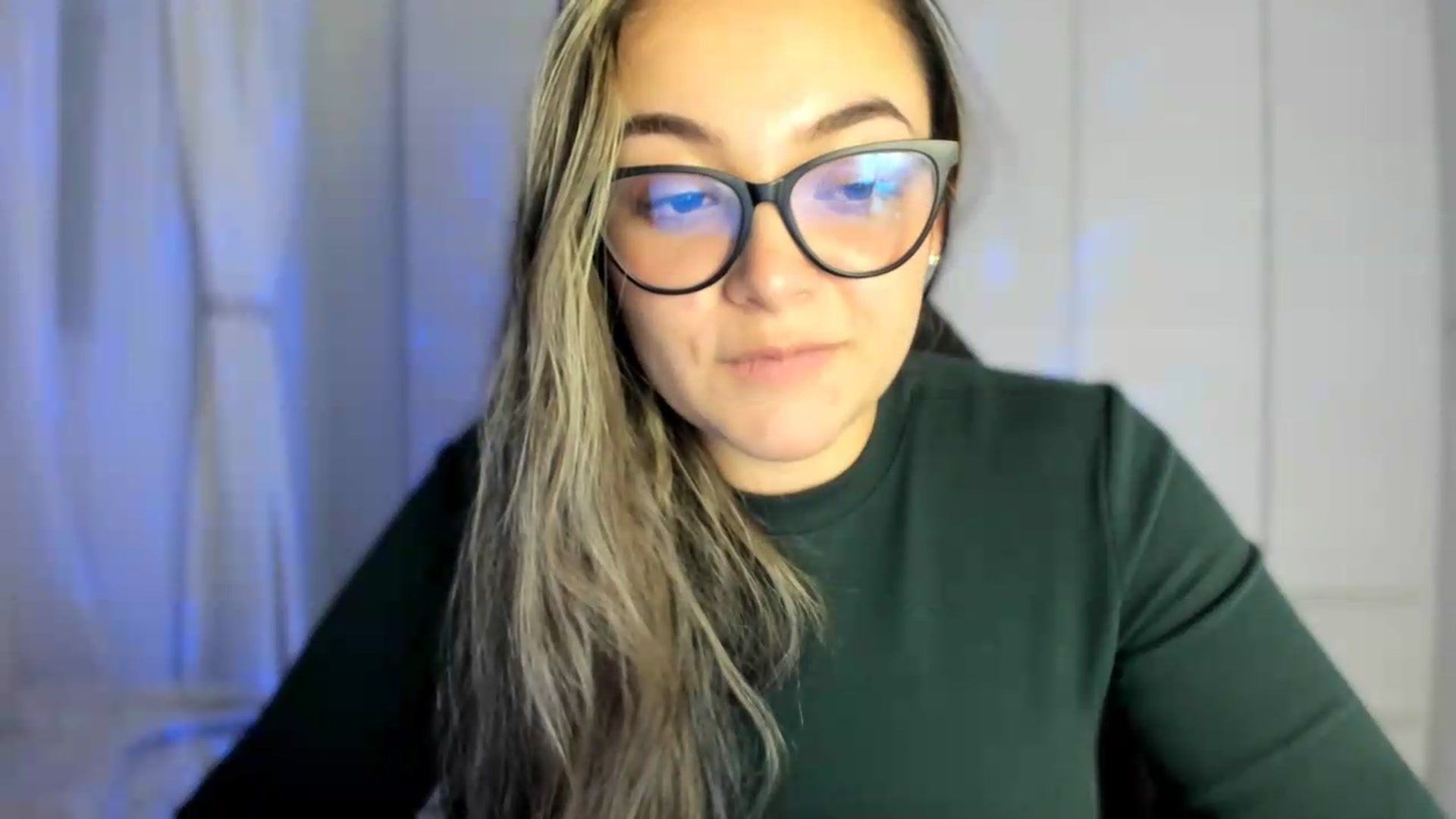 Gallery image thumbnail from Angel98_'s myfreecams stream on, 06/02/2026, 24:13 image 16 of 20
