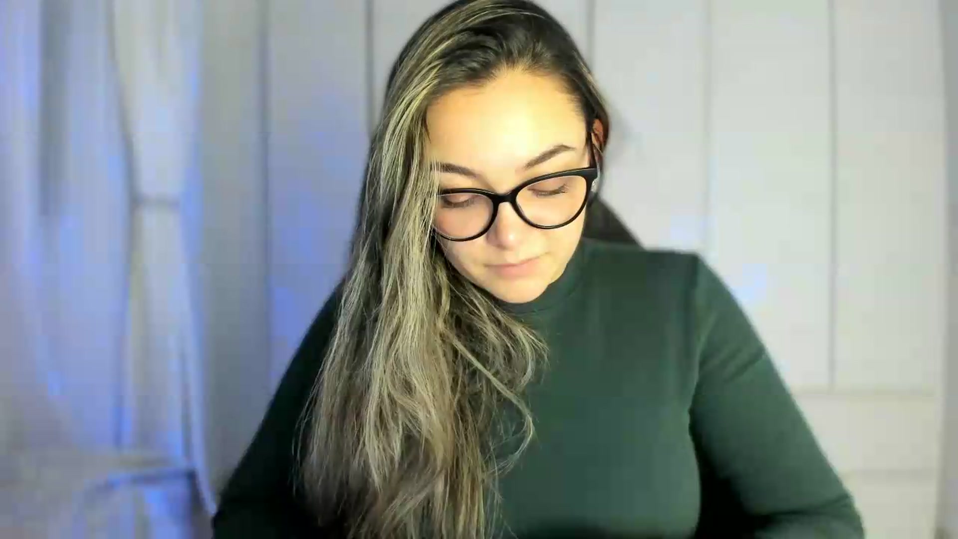 Gallery image thumbnail from Angel98_'s myfreecams stream on, 06/02/2026, 24:13 image 18 of 20