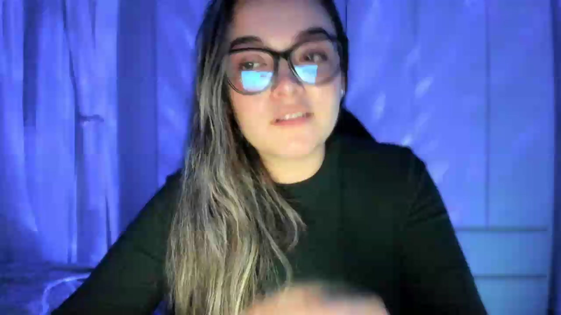Gallery image thumbnail from Angel98_'s myfreecams stream on, 06/02/2026, 24:13 image 12 of 20