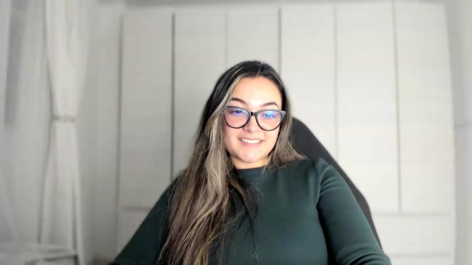 Gallery image thumbnail from Angel98_'s myfreecams stream on, 06/02/2026, 24:57 image 14 of 20