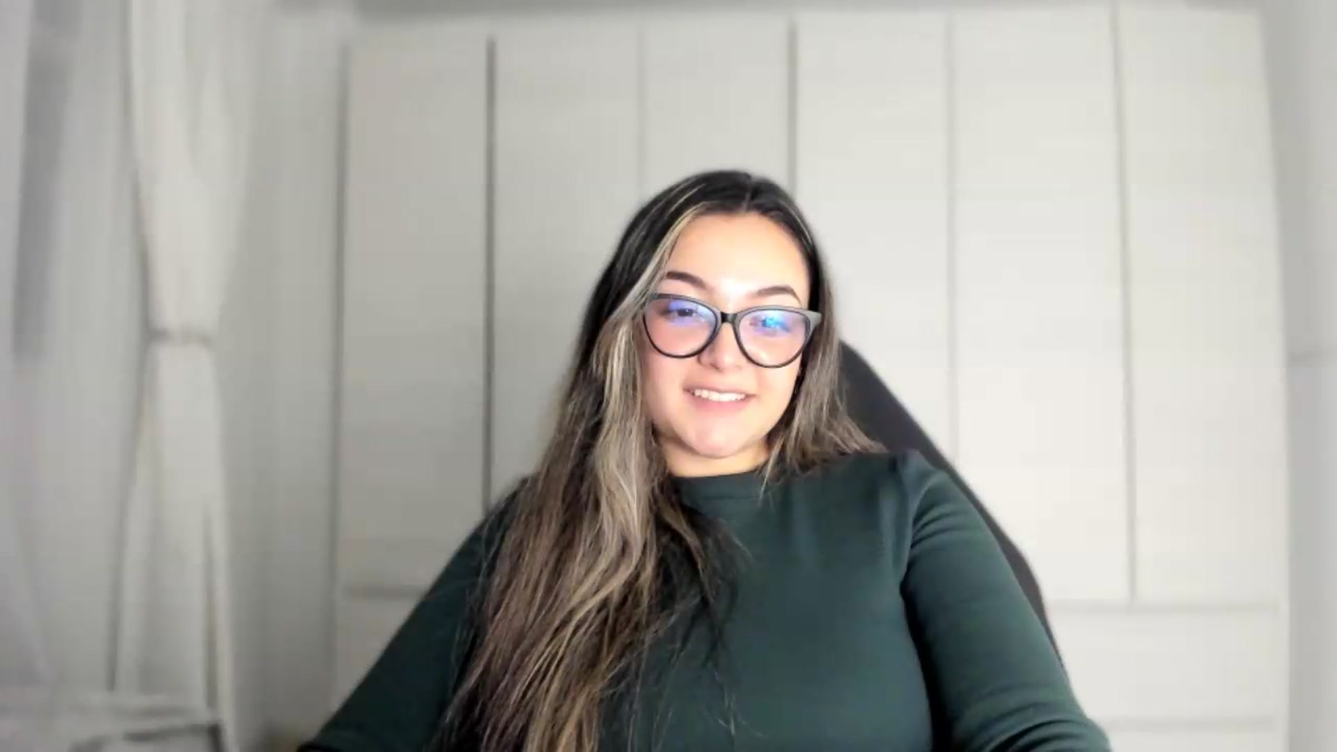 Gallery image thumbnail from Angel98_'s myfreecams stream on, 06/02/2026, 24:57 image 13 of 20