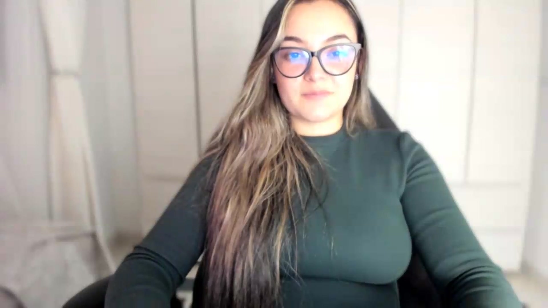 Gallery image thumbnail from Angel98_'s myfreecams stream on, 06/02/2026, 24:57 image 3 of 20
