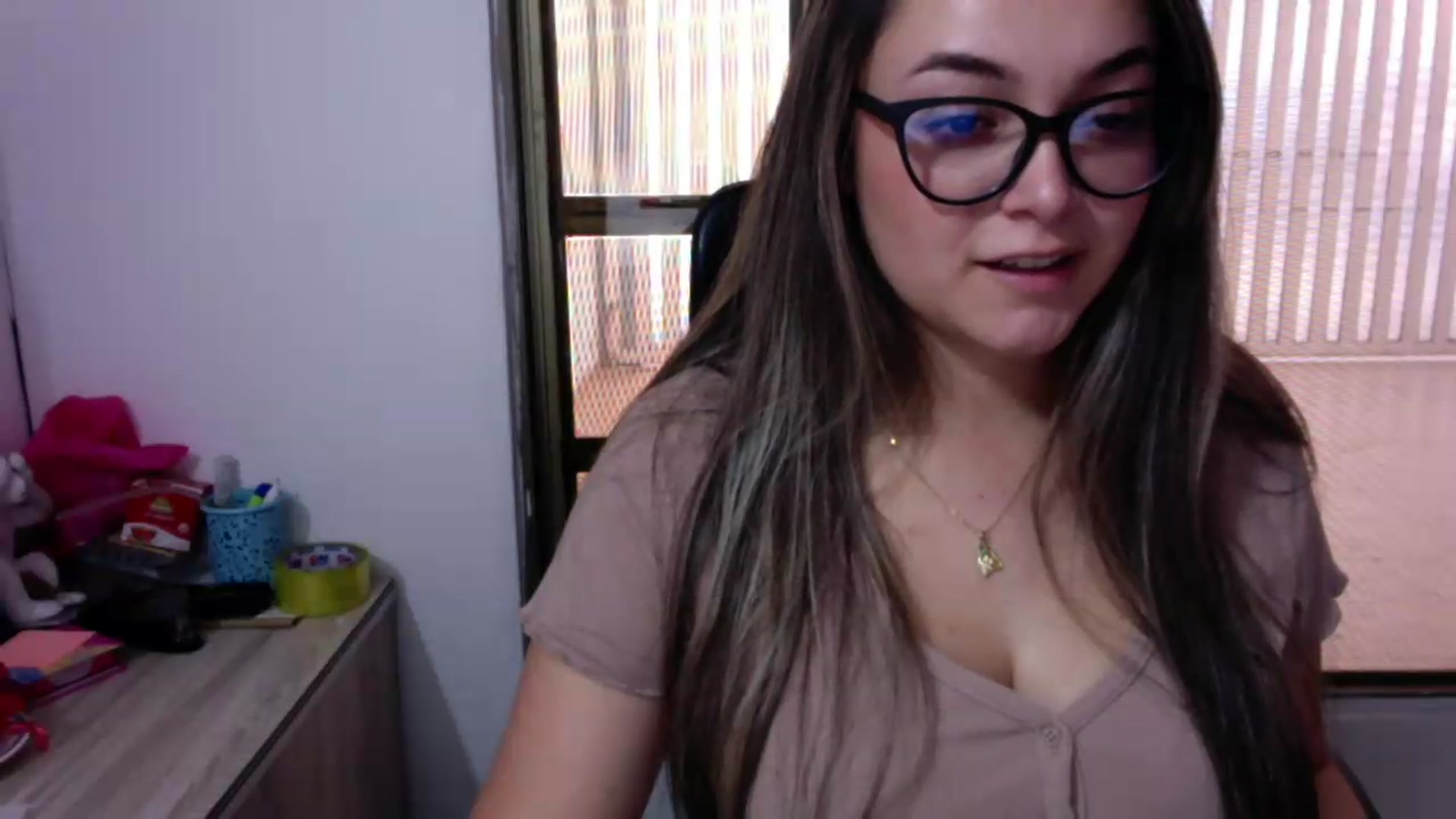 Gallery image thumbnail from Angel98_'s myfreecams stream on, 06/05/2026, 22:32 image 17 of 20