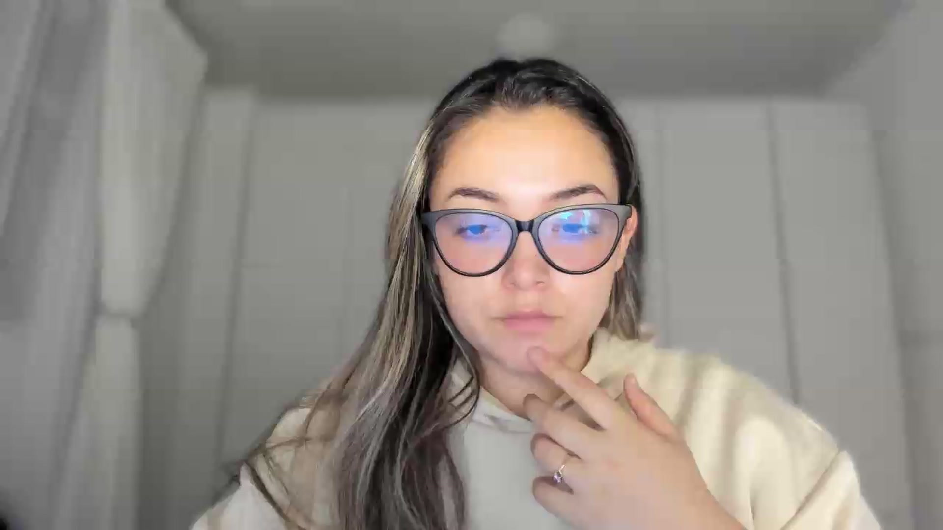 Gallery image thumbnail from Angel98_'s myfreecams stream on, 06/22/2026, 02:36 image 1 of 20