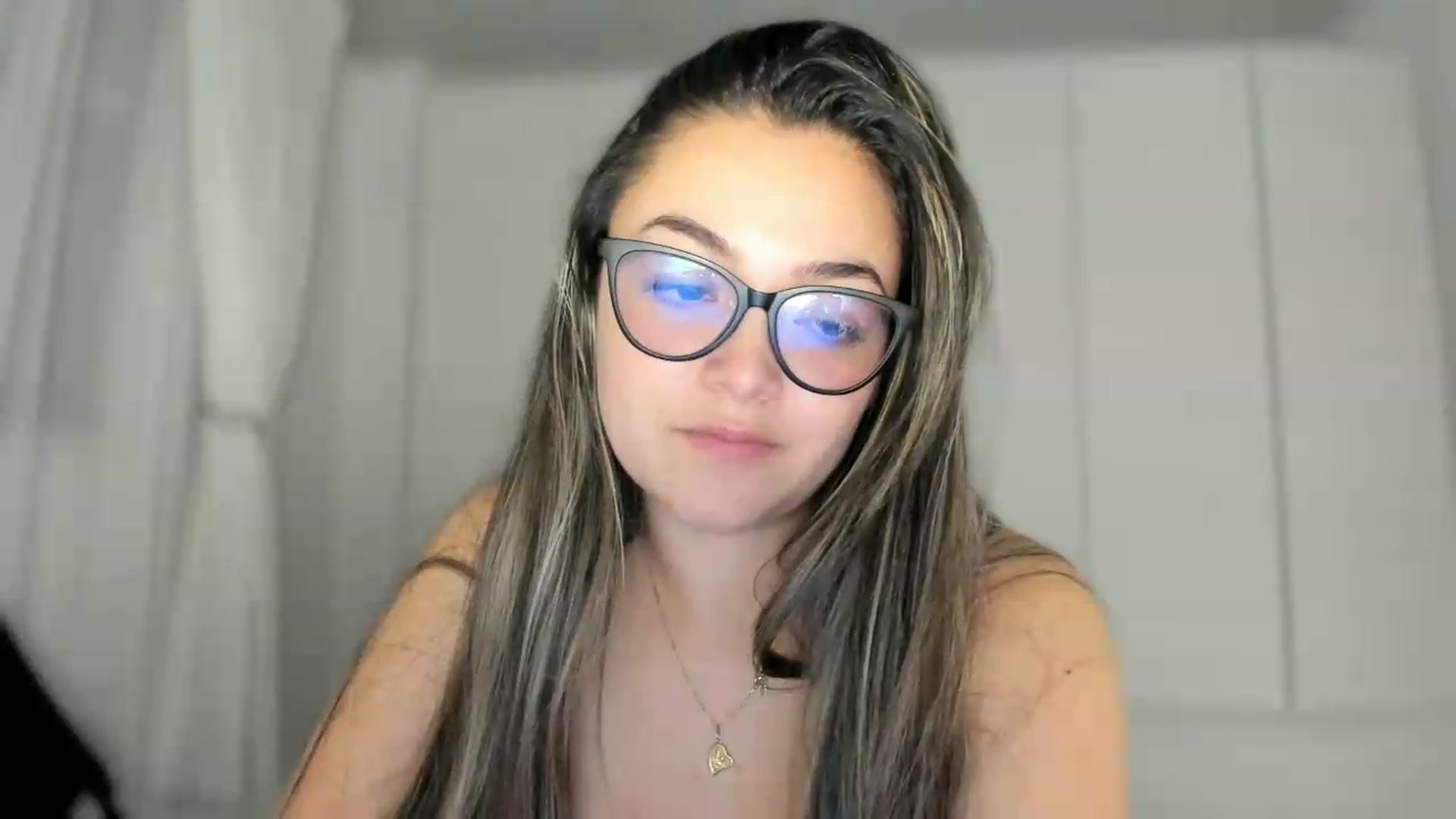 Gallery image thumbnail from Angel98_'s myfreecams stream on, 06/22/2026, 02:36 image 16 of 20
