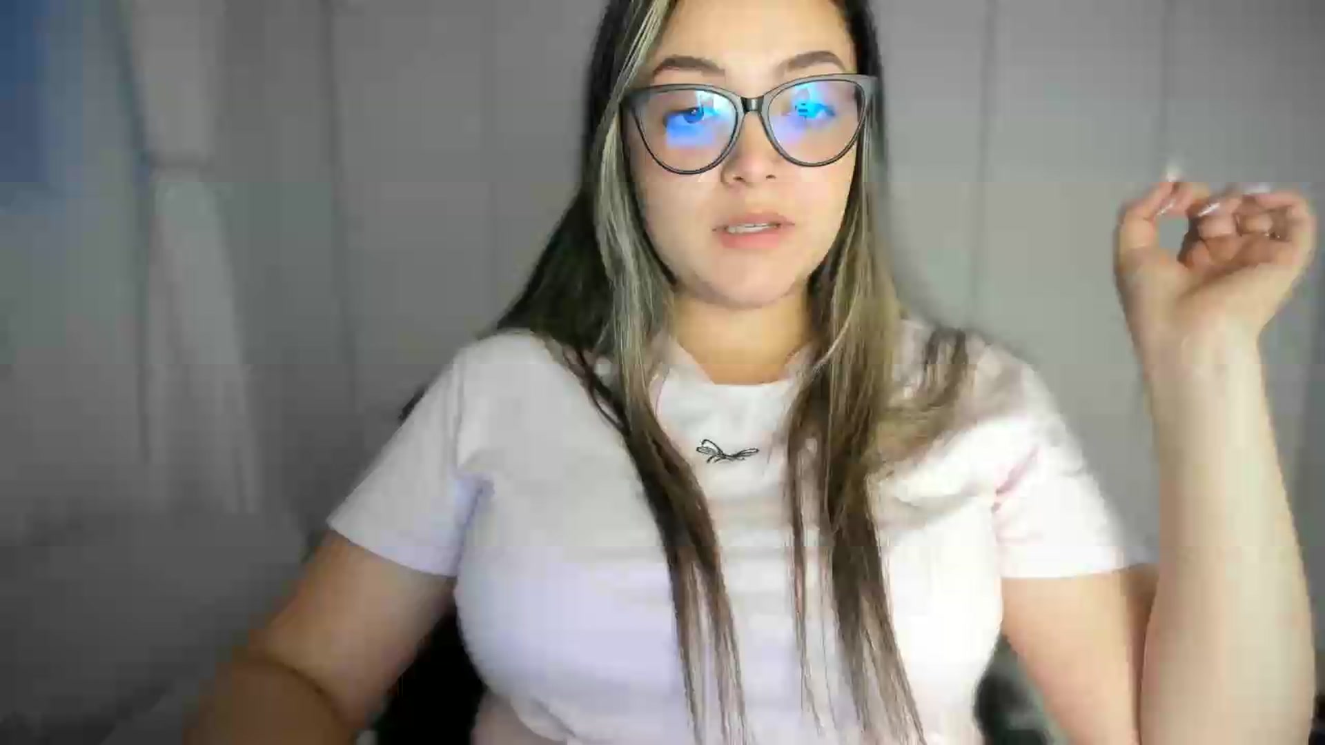 Gallery image thumbnail from Angel98_'s myfreecams stream on, 07/12/2026, 24:40 image 1 of 20
