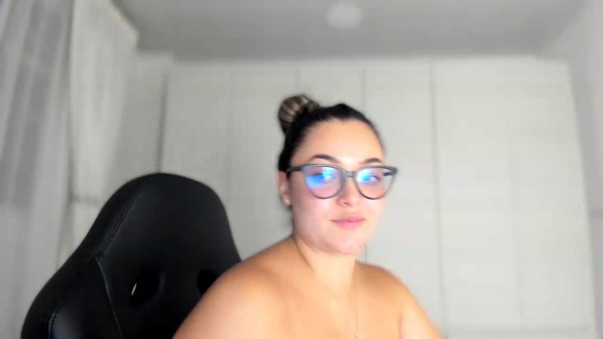 Gallery image thumbnail from Angel98_'s myfreecams stream on, 08/11/2026, 02:29 image 13 of 20