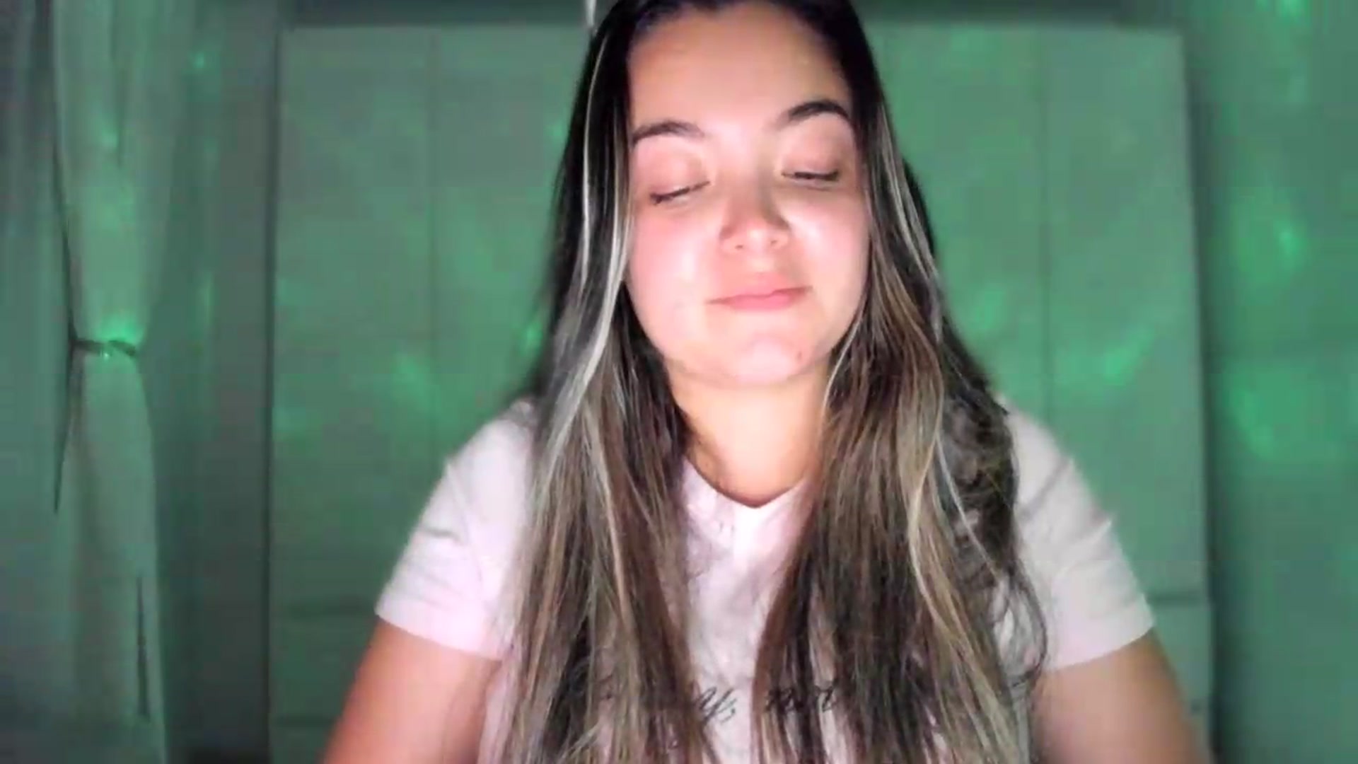Gallery image thumbnail from Angel98_'s myfreecams stream on, 08/12/2026, 02:07 image 10 of 20