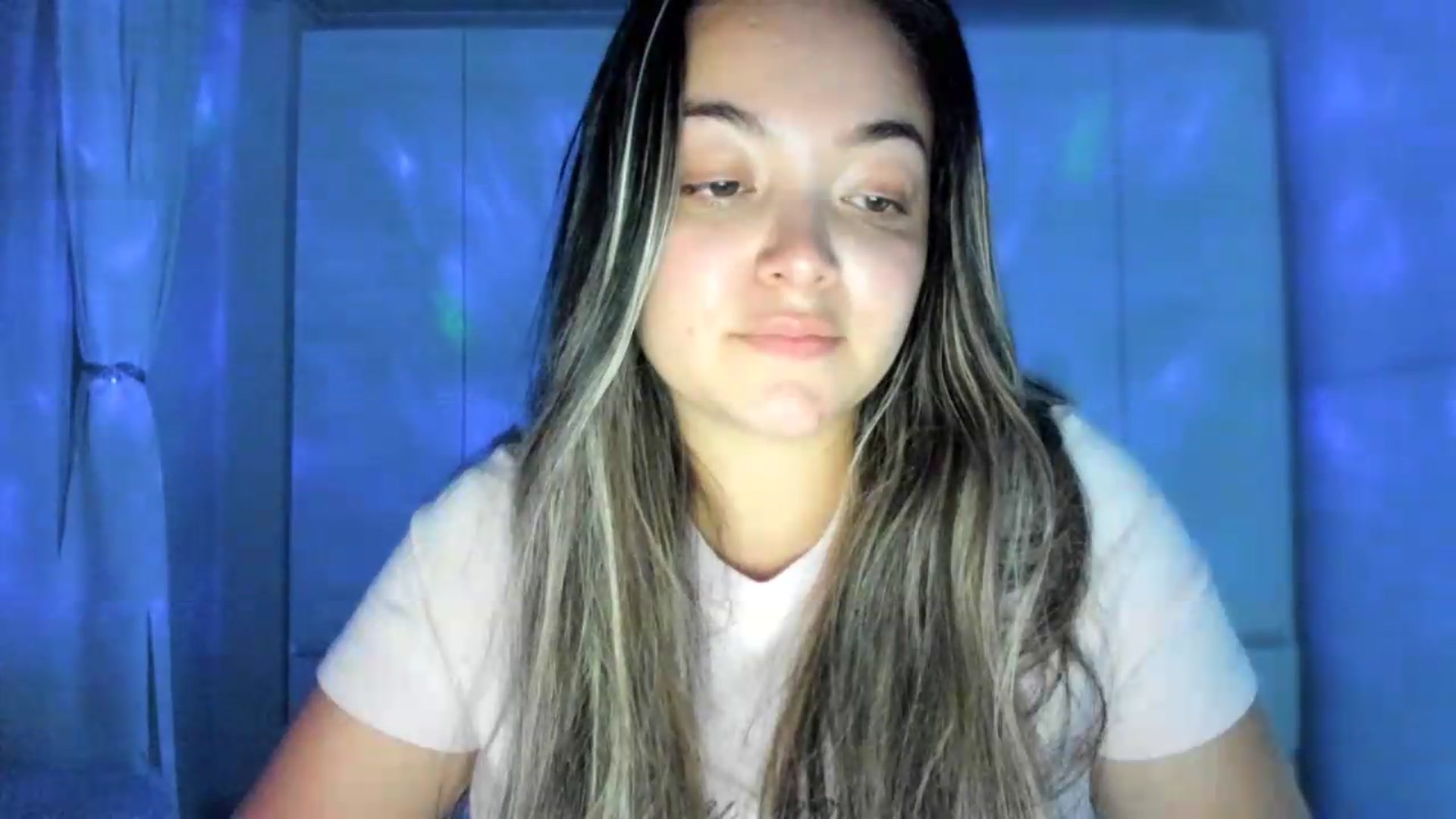 Gallery image thumbnail from Angel98_'s myfreecams stream on, 08/12/2026, 02:07 image 7 of 20