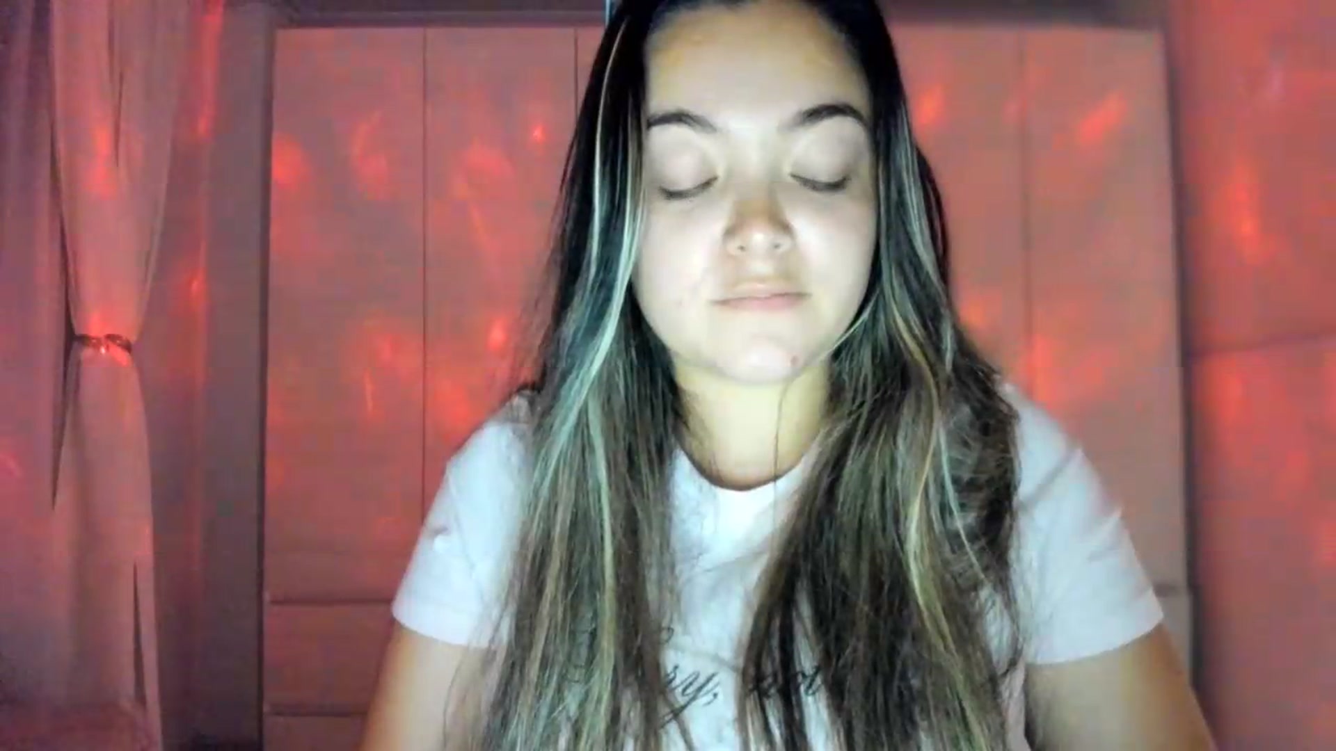 Gallery image thumbnail from Angel98_'s myfreecams stream on, 08/12/2026, 02:07 image 14 of 20
